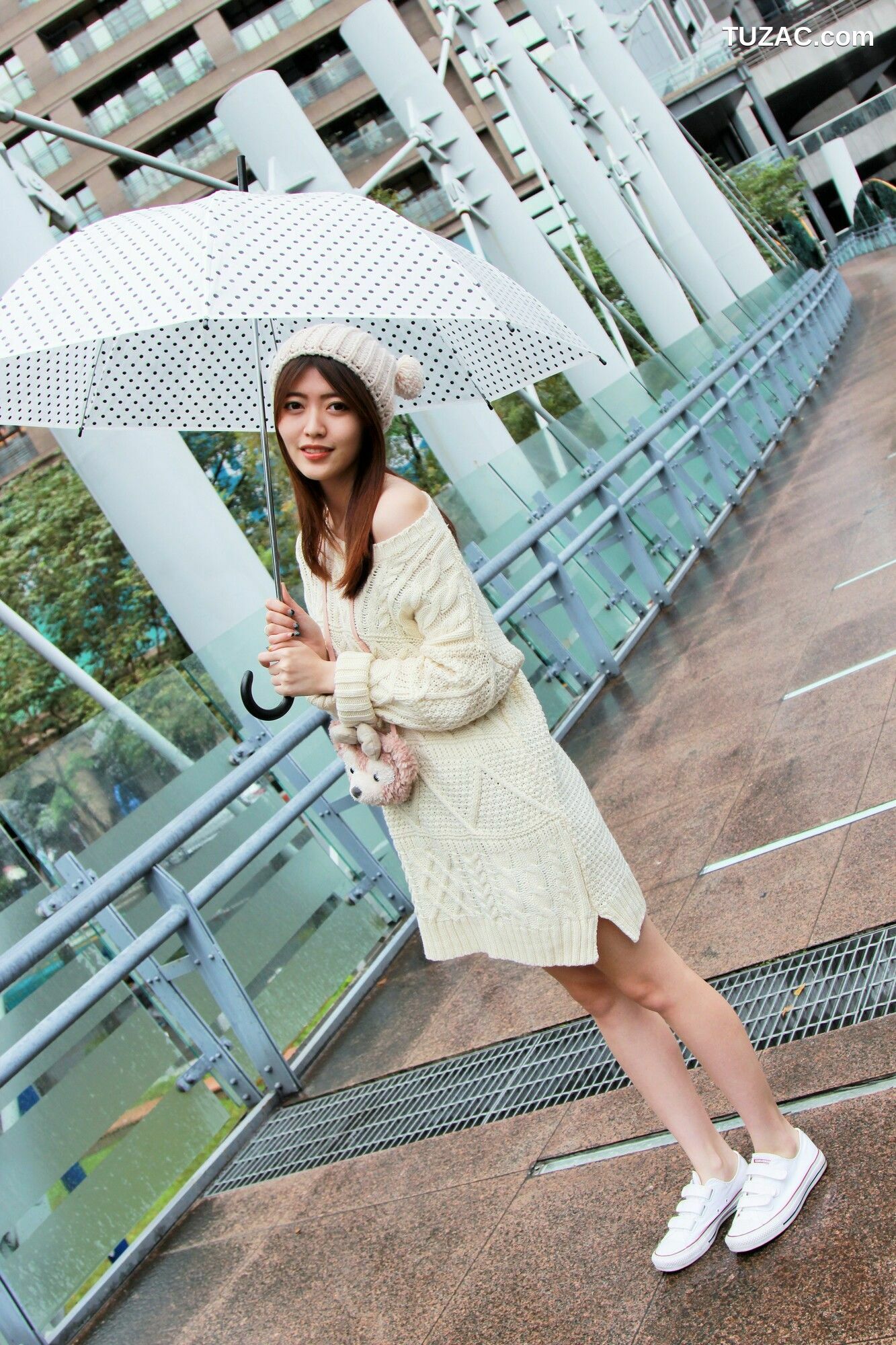 台湾正妹_ Brindy薛薛《板橋外拍》 写真集[67P]