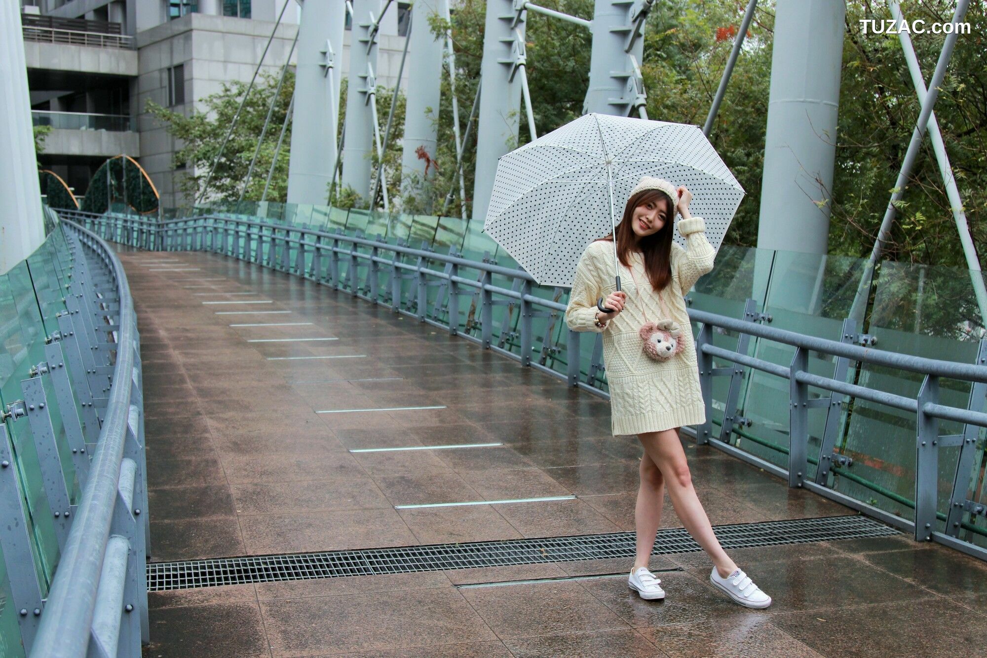 台湾正妹_ Brindy薛薛《板橋外拍》 写真集[67P]