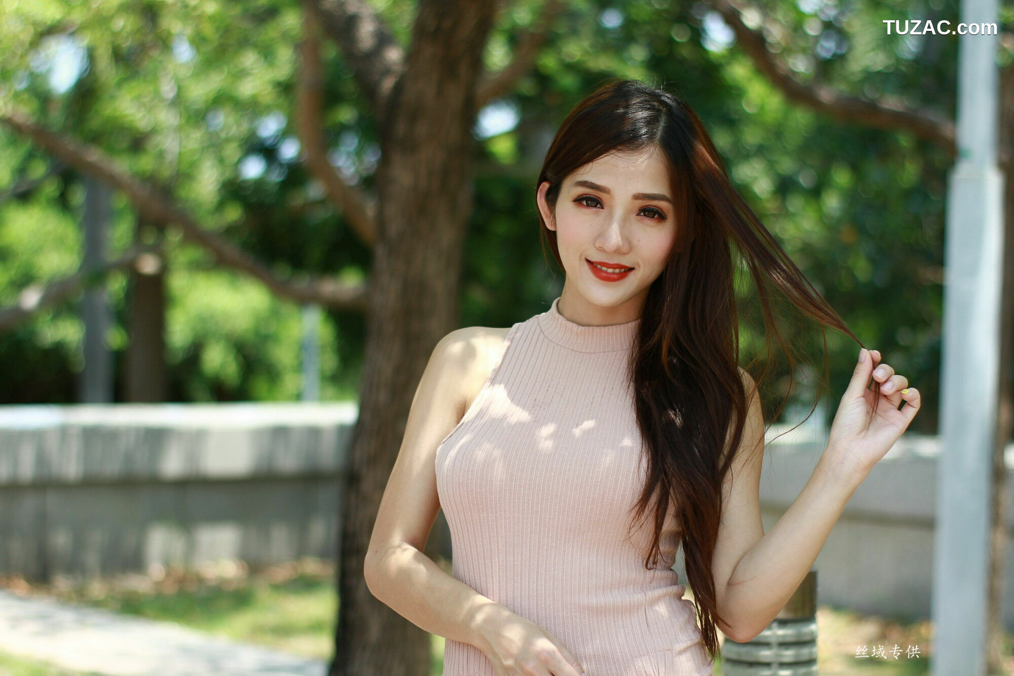 台湾正妹_ Go Go 高雄美術館 写真集[98P]