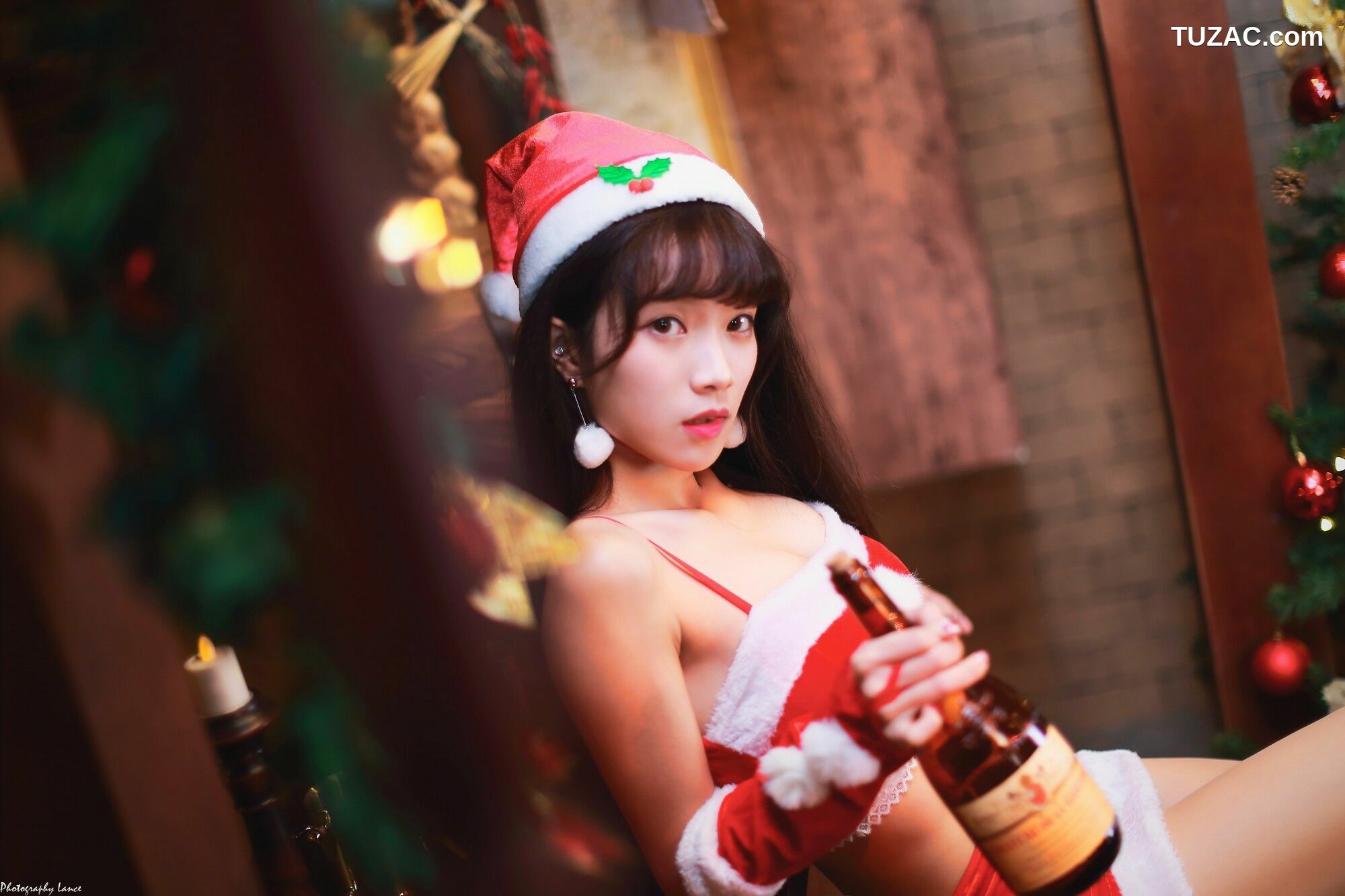 台湾正妹_ Kitty 2017圣诞女郎 聖誕酒館 写真集[17P]