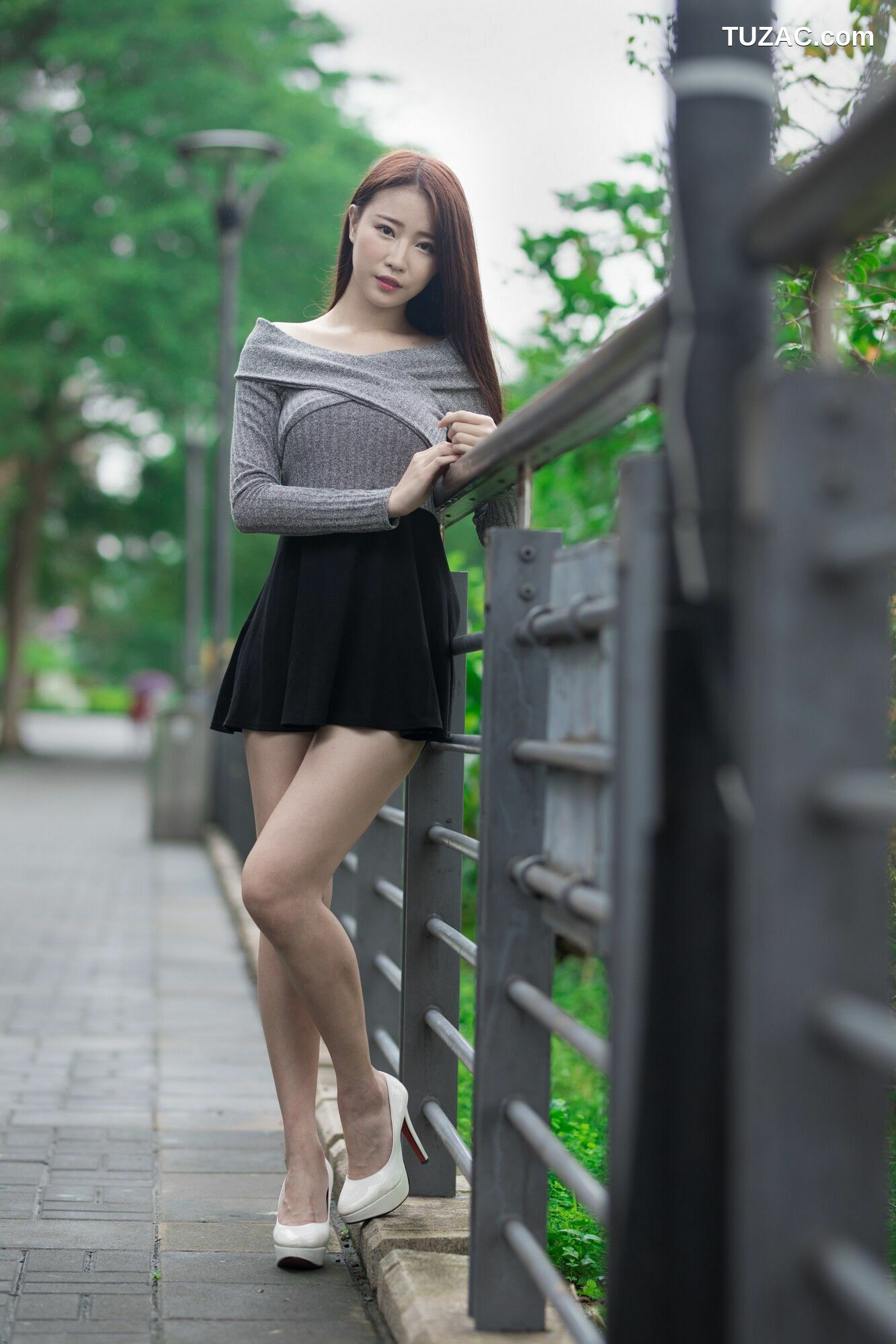 台湾正妹_ Lia杨思原《新店碧潭》 写真集[52P]