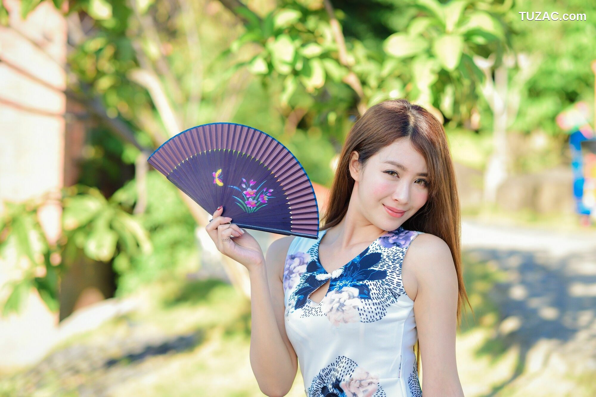 台湾正妹_ Miso夏晴《古典旗袍+清新校服》 写真集[64P]