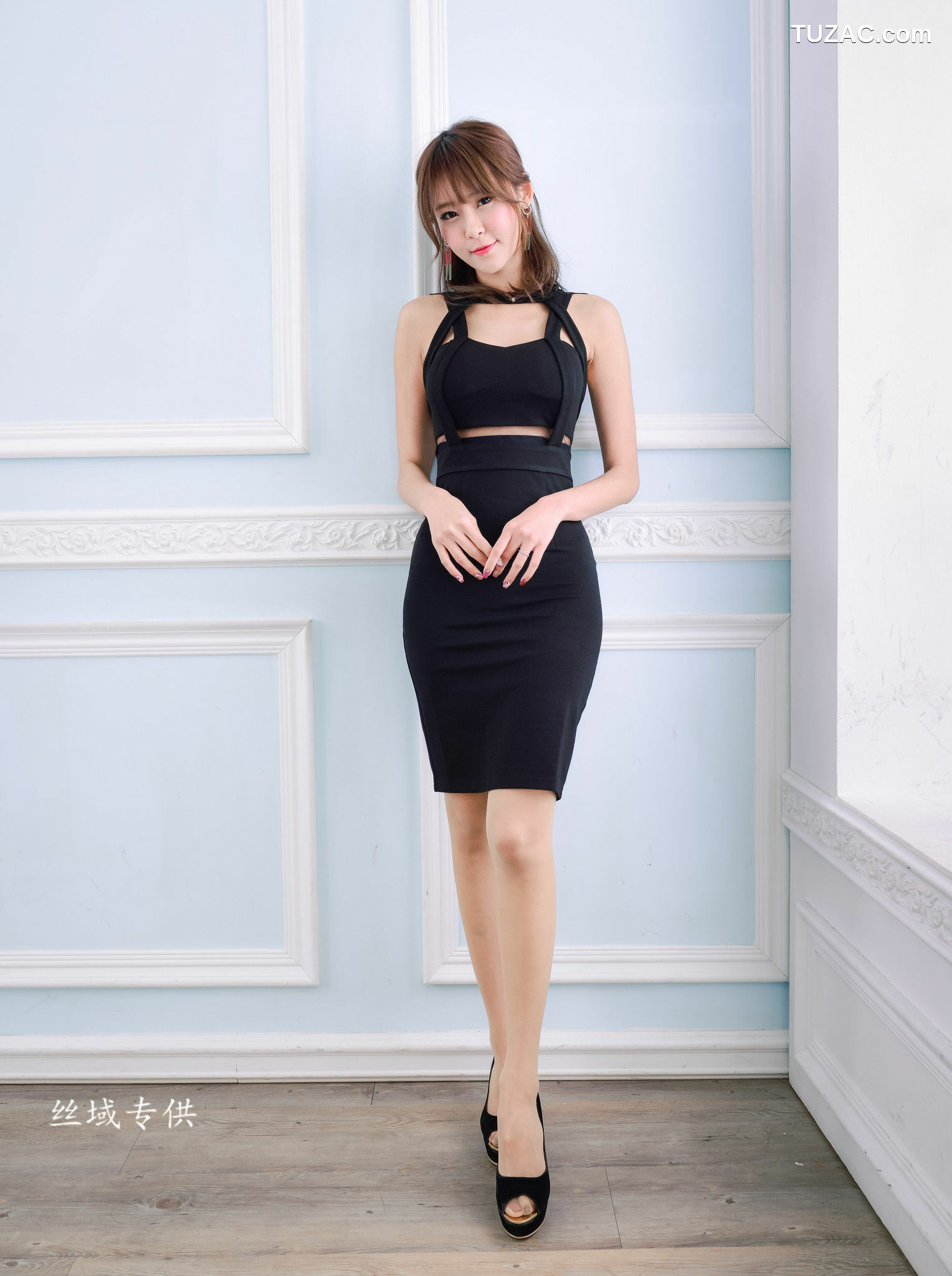 台湾正妹_ Winnie小雪/庄温妮 - 3套美腿优雅服装 写真集[85P]