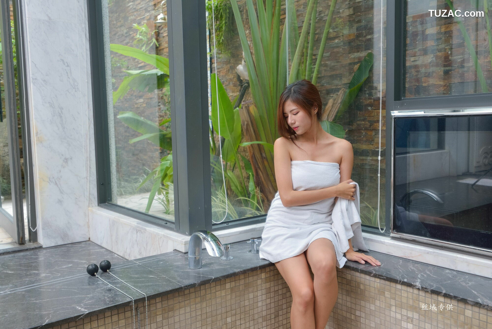 台湾正妹_ 方唯真《芭蕾.性感旅拍》浴室 写真集[85P]