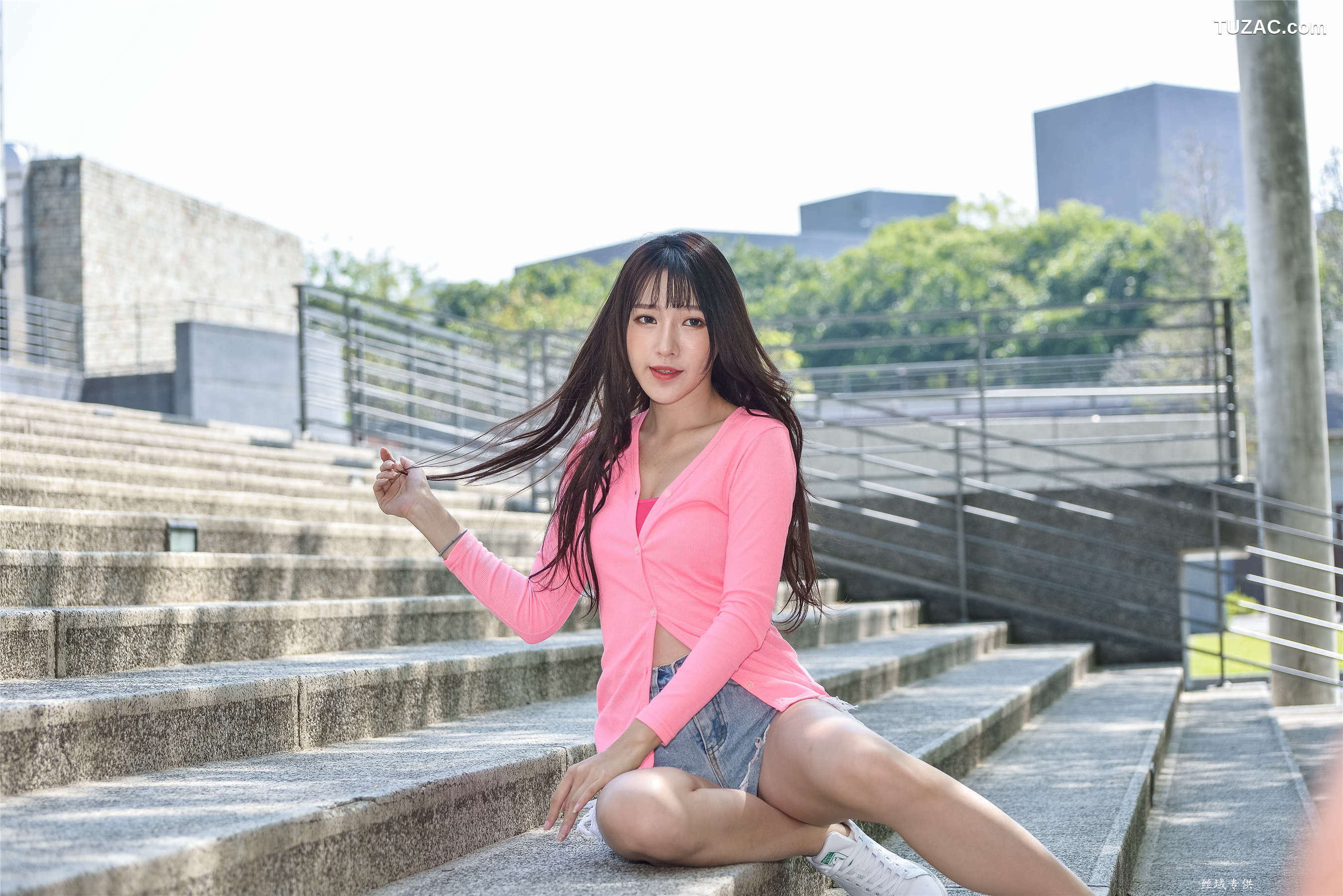 台湾正妹_ 比比《國美.時裝》牛仔街拍 写真集[147P]