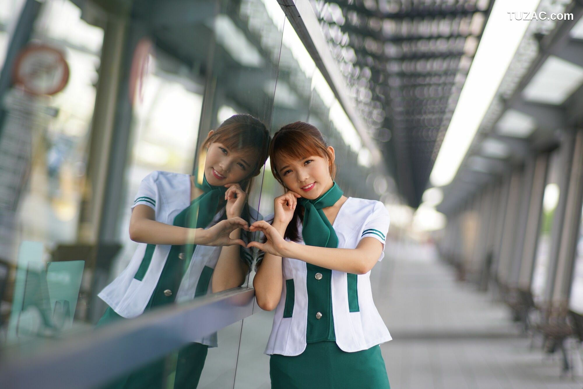 台湾正妹_ 苏郁媛《烏日高鐵～空姐制服》 写真集[136P]