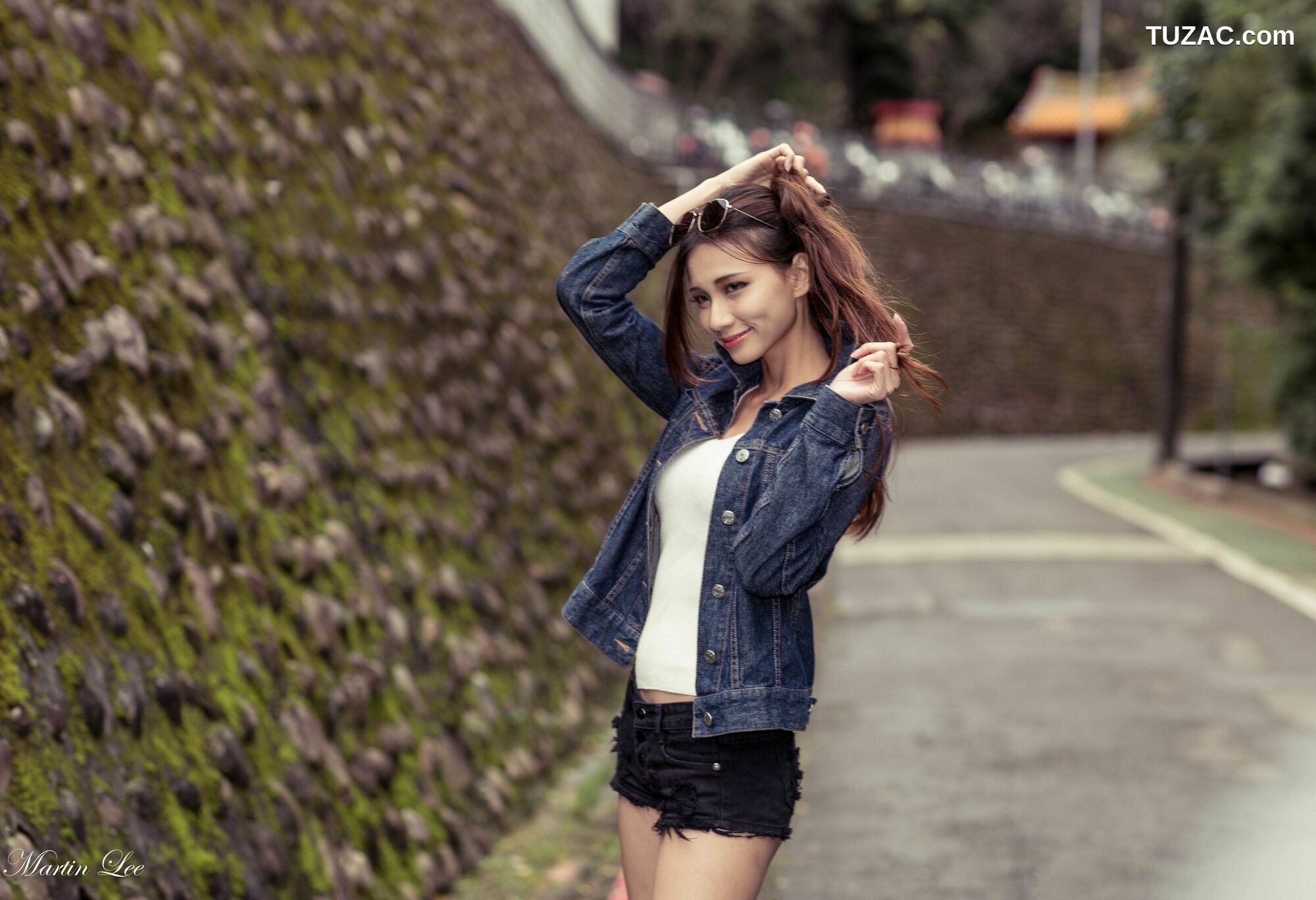 台湾正妹_ 蔡译心《寶藏巖(3套服装）》 写真集[92P]