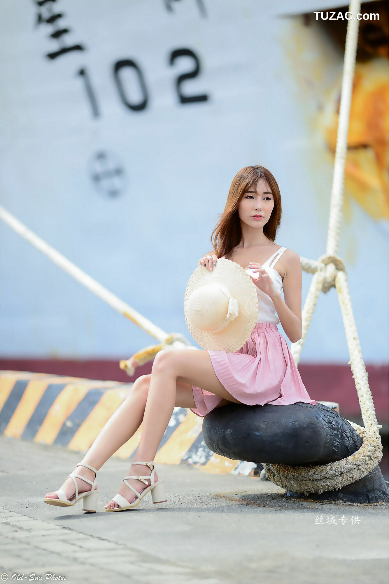 台湾正妹_ 黃上晏《駁二》 写真集[99P]