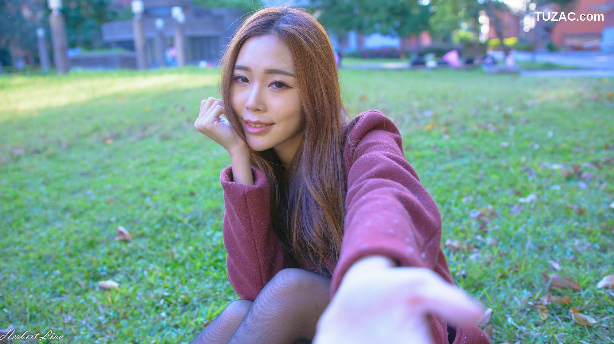 台湾正妹_ 黄上晏《古亭站周邊~风衣正妹》 写真集[39P]