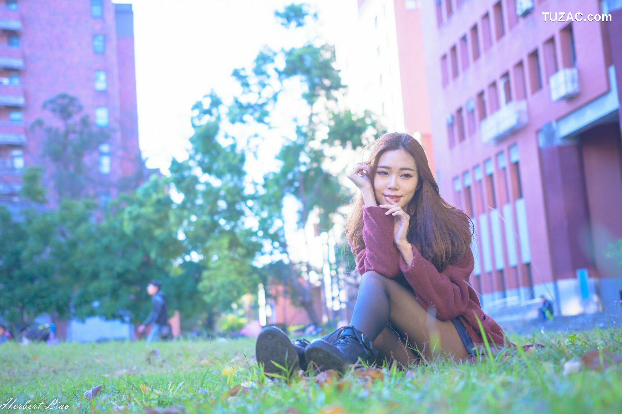 台湾正妹_ 黄上晏《古亭站周邊~风衣正妹》 写真集[39P]