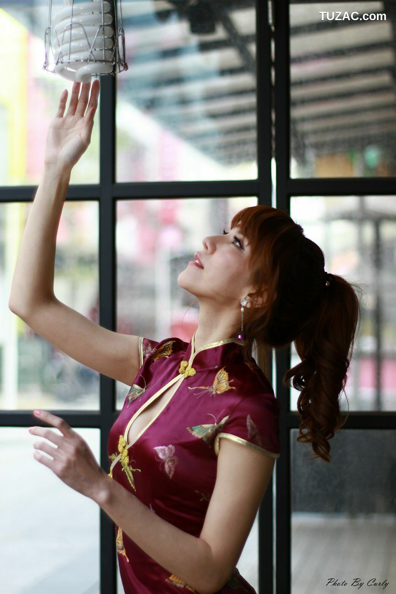 台湾正妹_ 黄淑华Maggie《新崛江商圈-旗袍系列》 写真集[53P]