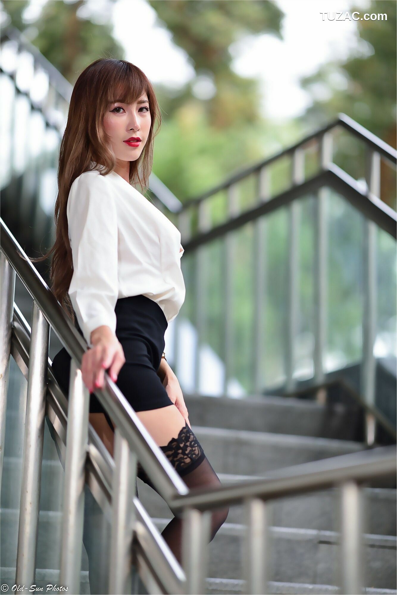 台湾正妹_ 黄艾比Abbie《油廠國小OL外拍》 写真集[120P]