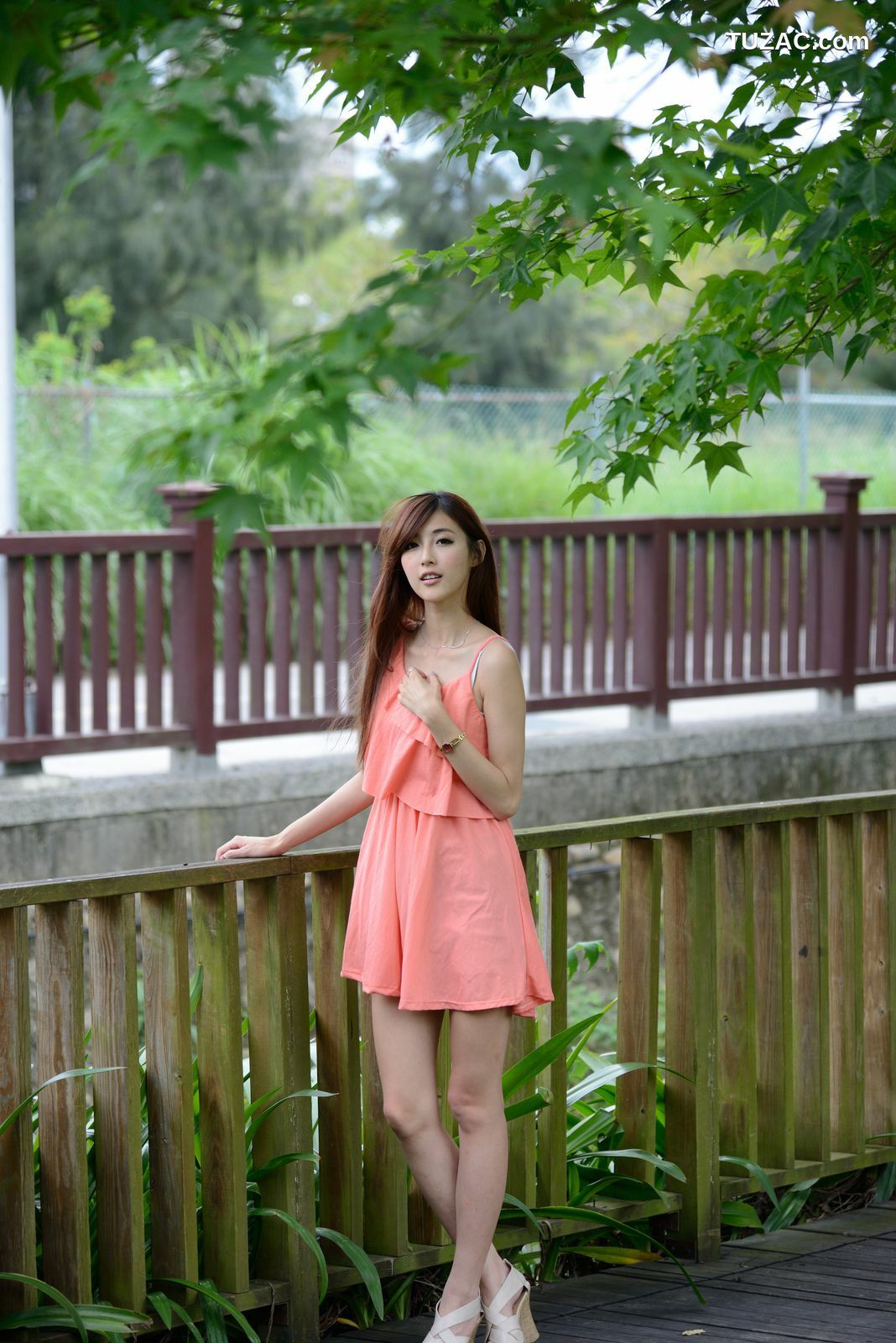 台湾正妹_Kila晶晶/廖挺伶《粉色连衣裙外拍》写真集