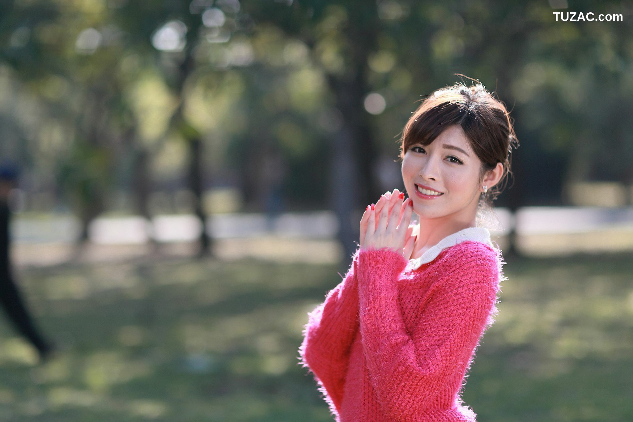 台湾正妹_冰山美人廖坎蒂《初夏公园外拍》写真集