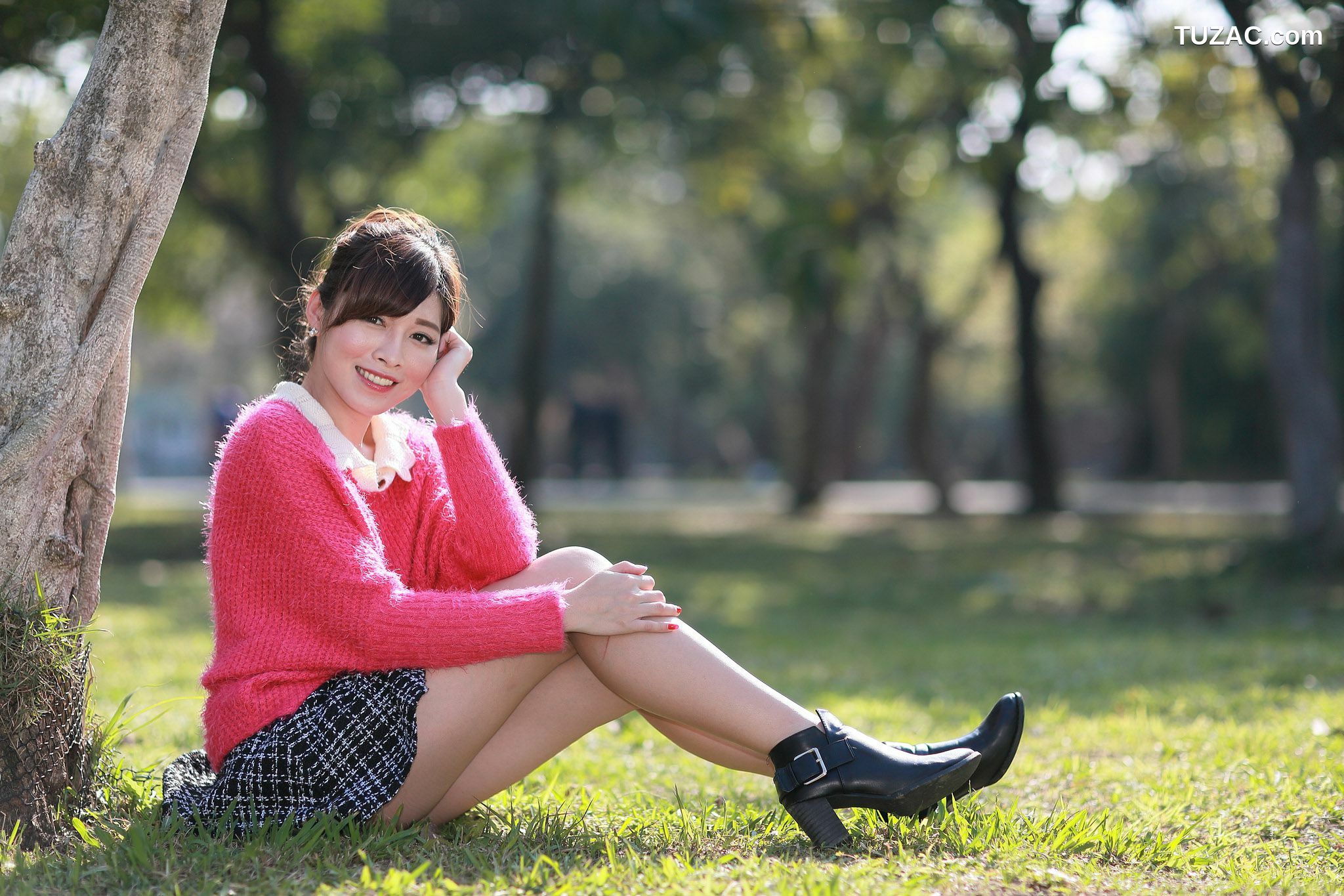 台湾正妹_冰山美人廖坎蒂《初夏公园外拍》写真集