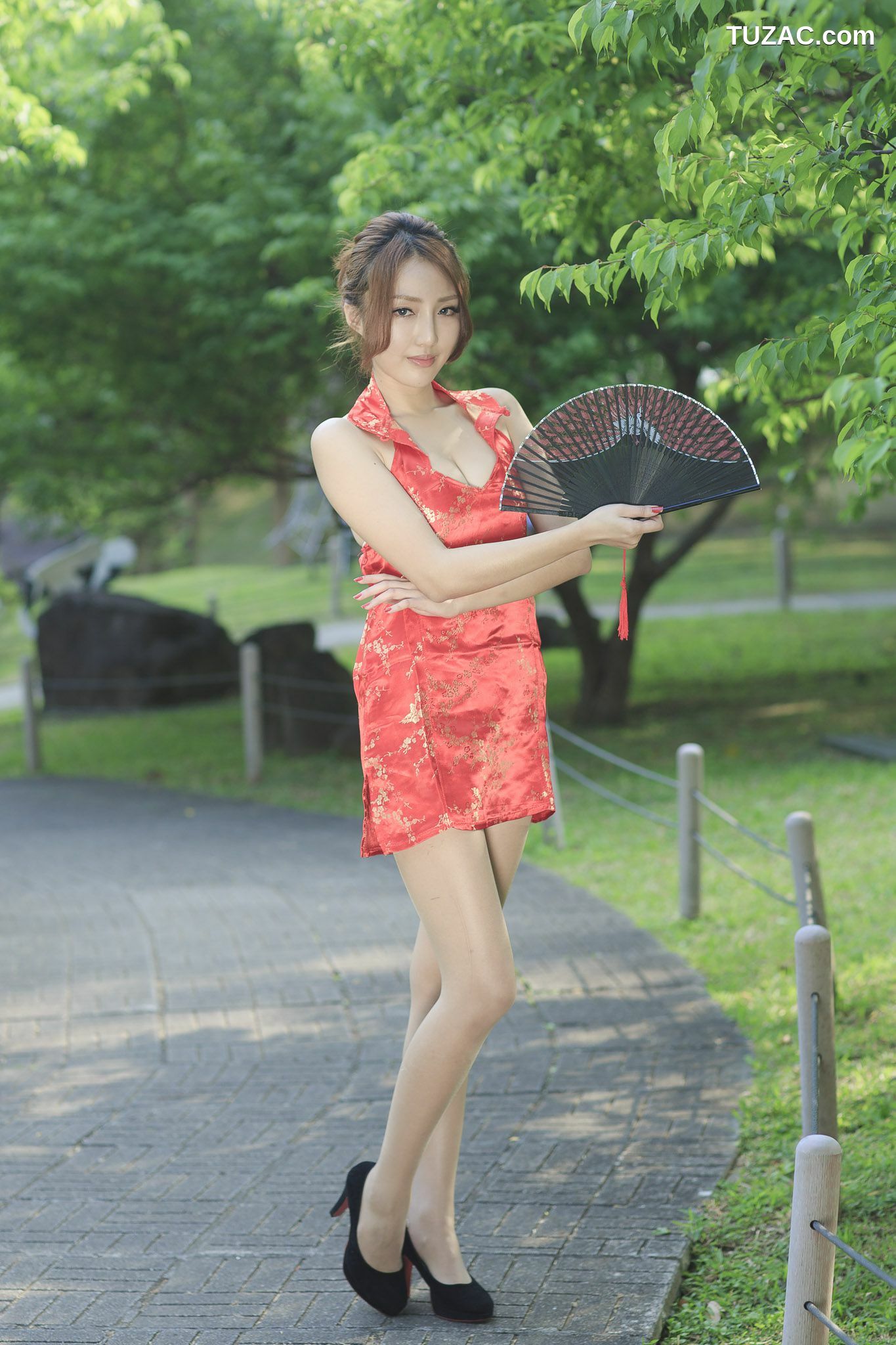 台湾正妹_台湾女神Syuan赵芸《至善園》外拍写真集
