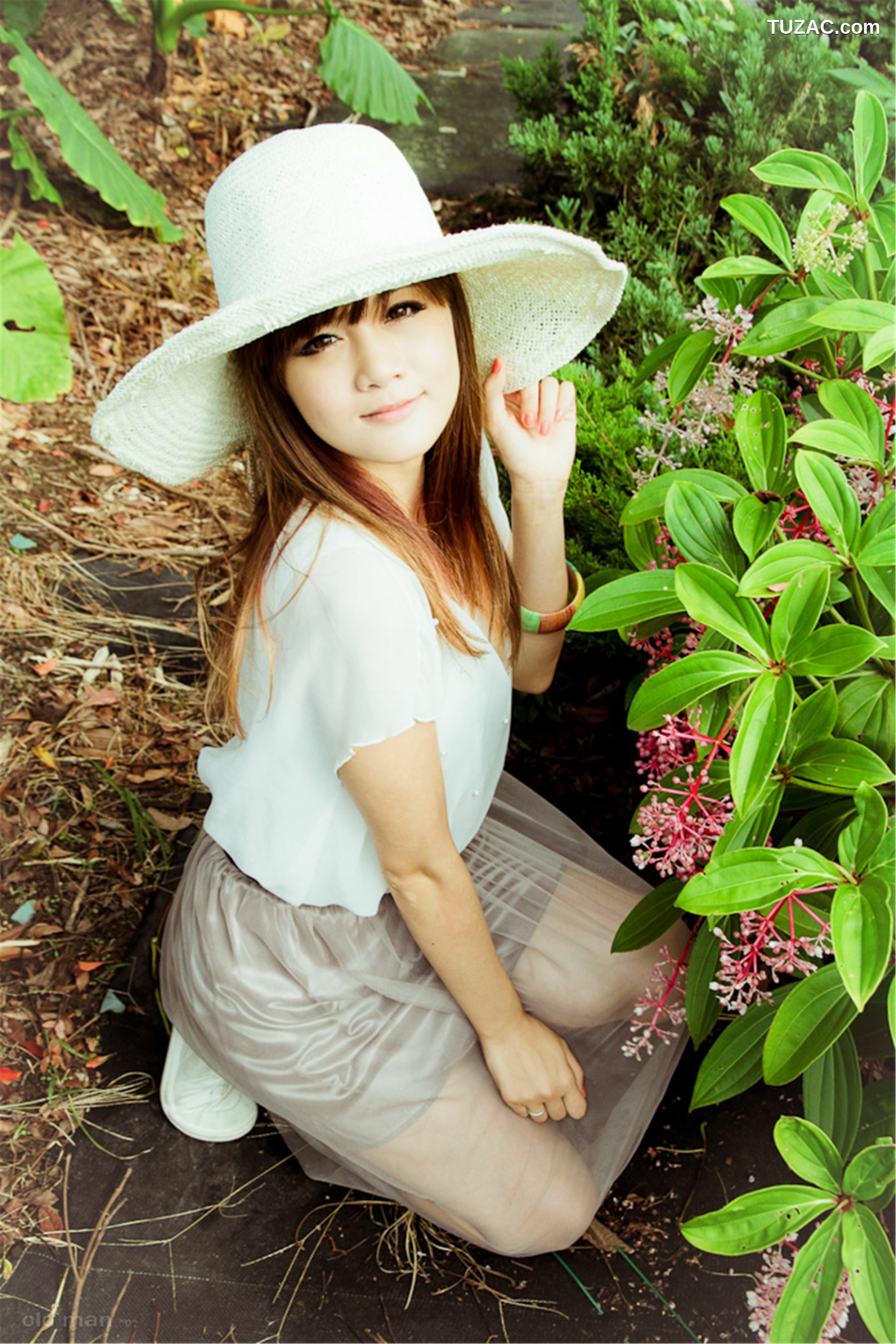 台湾正妹_台湾模特熊维妮《美军宿舍随拍》写真集