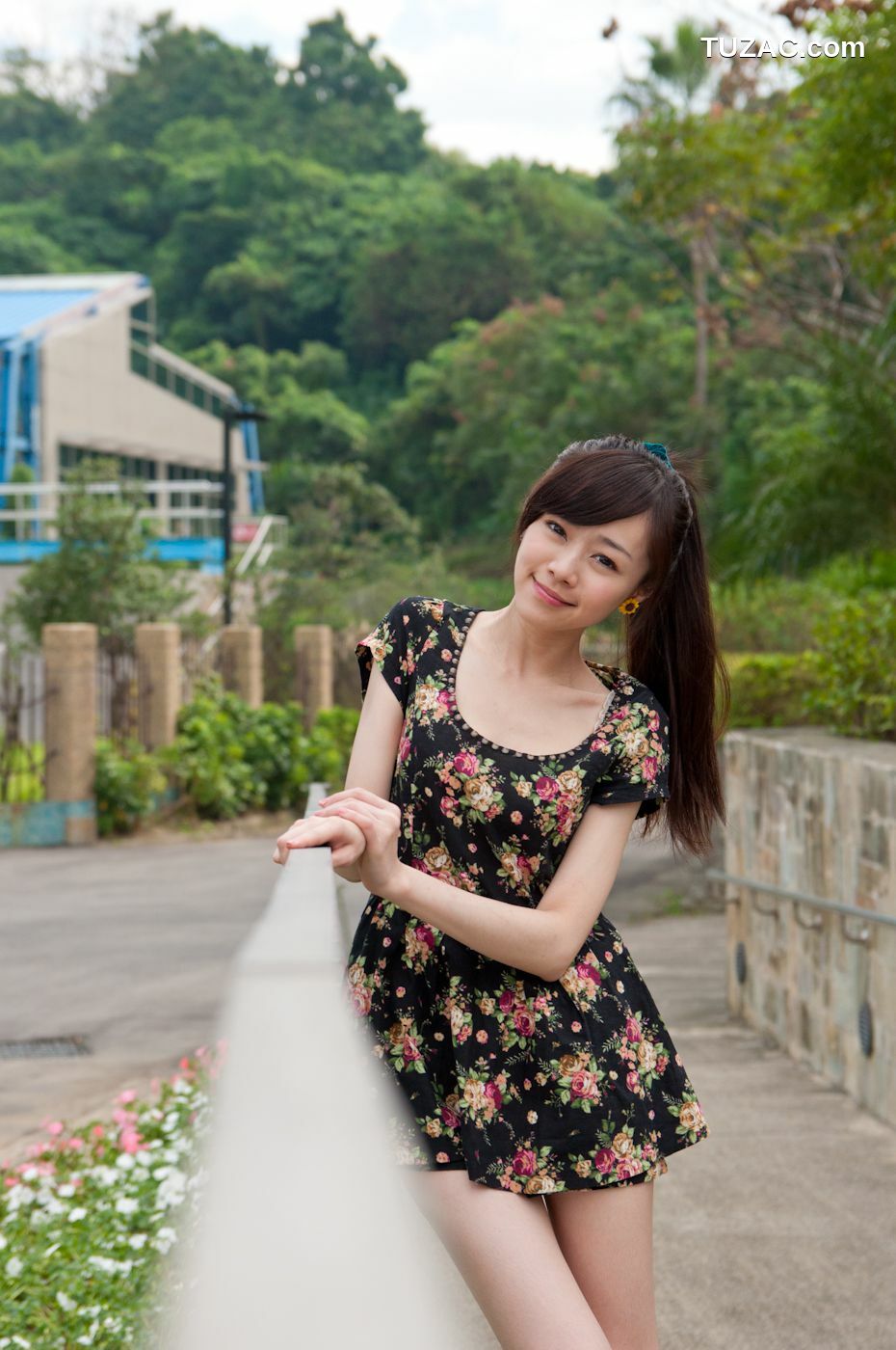 台湾正妹_台湾清纯正妹Mika《水博管街拍》写真集