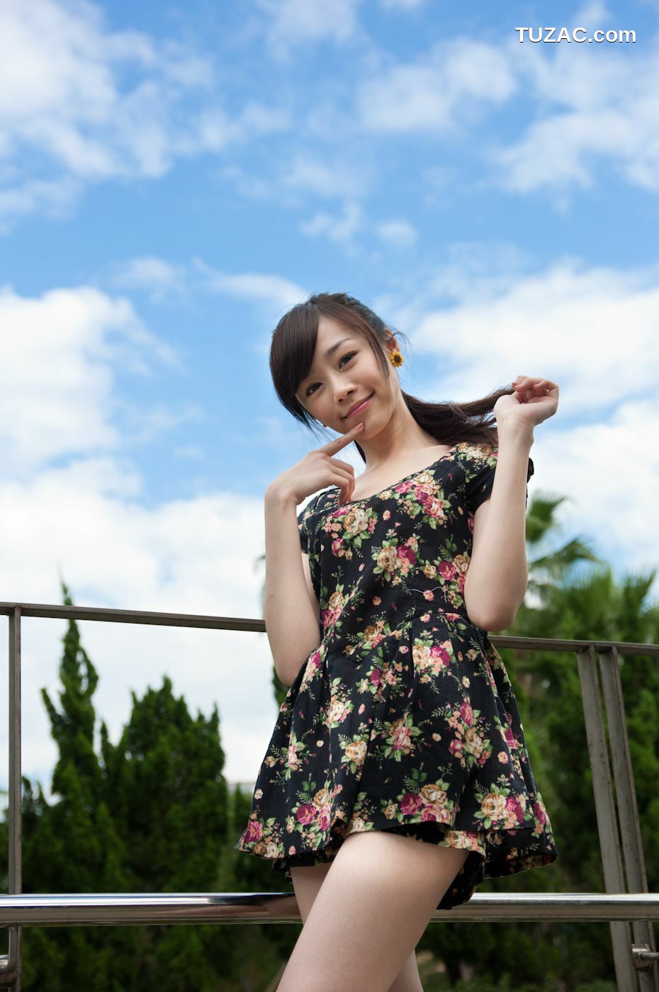 台湾正妹_台湾清纯正妹Mika《水博管街拍》写真集