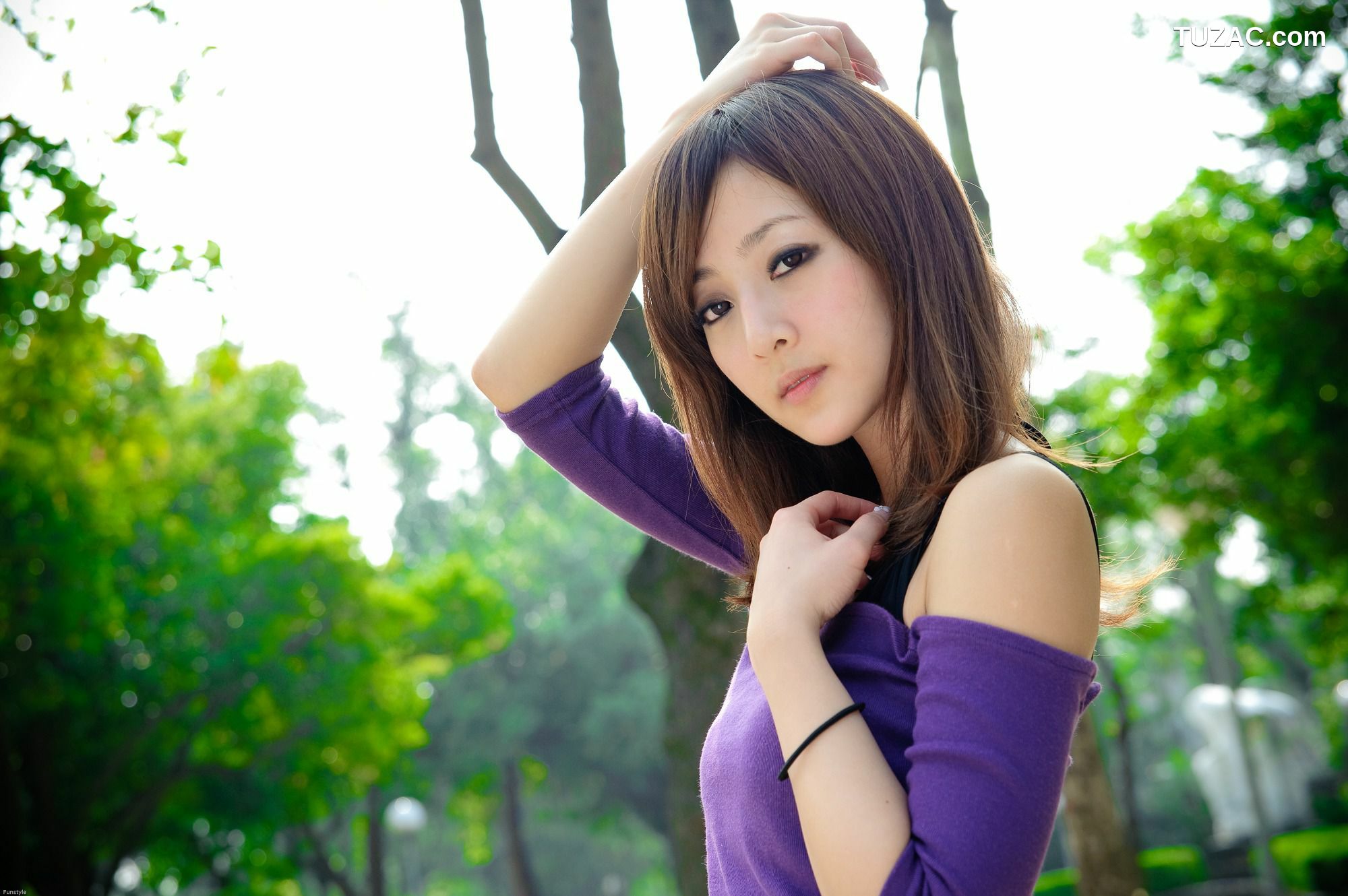 台湾正妹_台湾网络女神果子MM《華山藝文中心III +228公園》外拍写真集