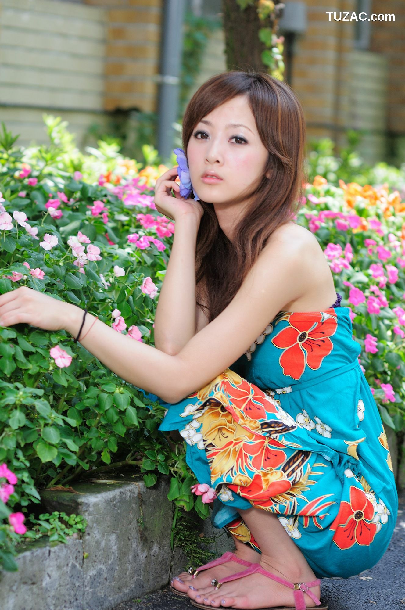 台湾正妹_台湾网络红人果子MM《台大外拍》第6部 写真集