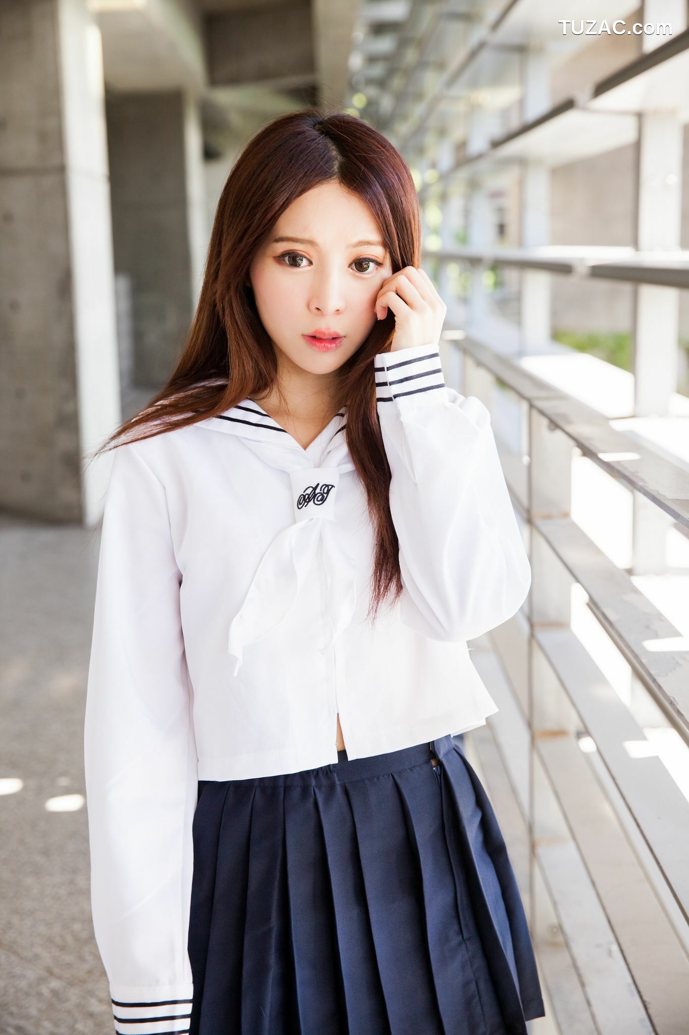 台湾正妹_台湾美女张齐郡JULIE《长筒袜校服少女》写真集