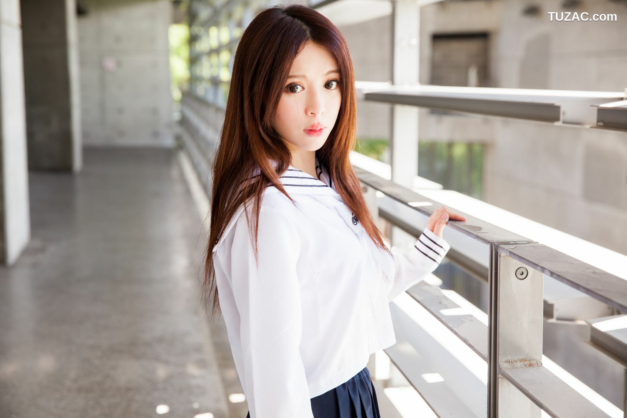 台湾正妹_台湾美女张齐郡JULIE《长筒袜校服少女》写真集