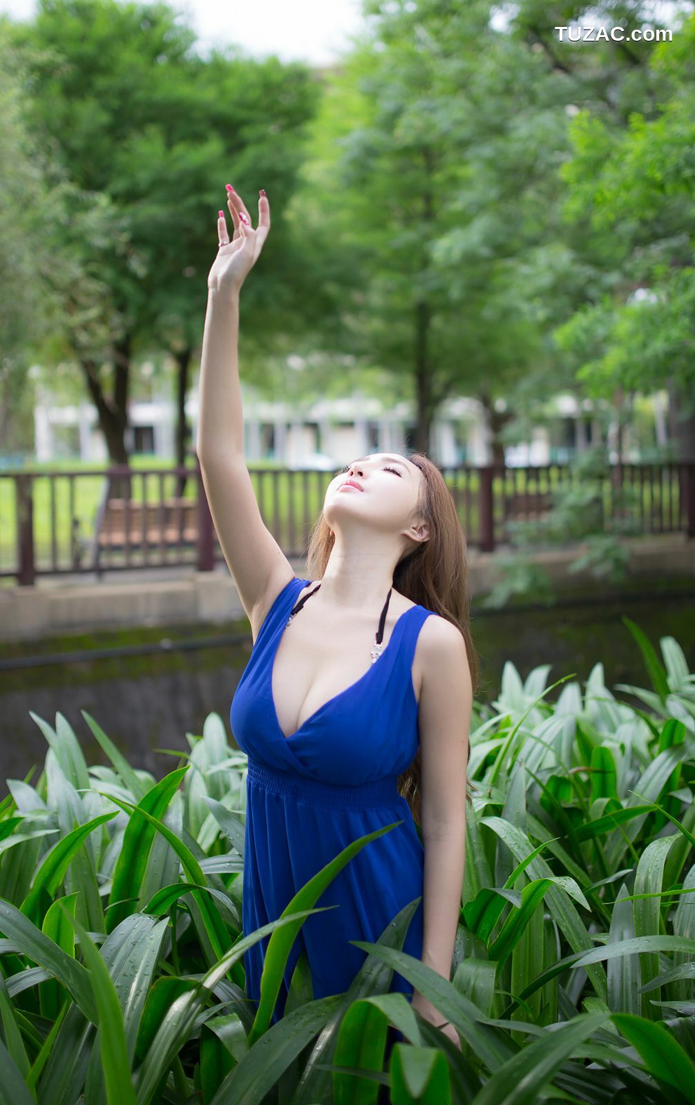 台湾正妹_台湾赵芸Syuan《极品蓝色长裙女神》写真集