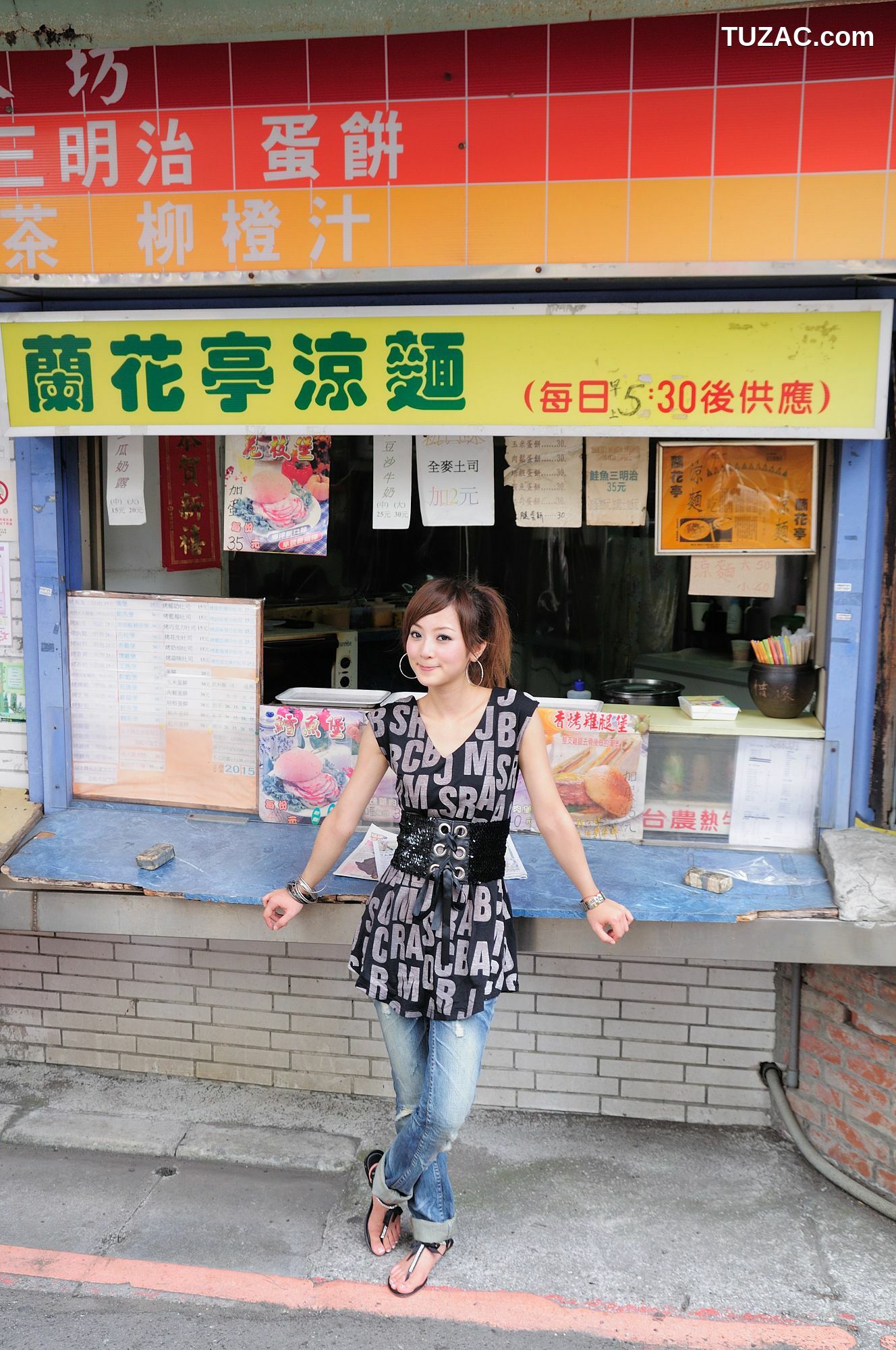 台湾正妹_张允霏/Mikako《公館商圈街拍》写真集