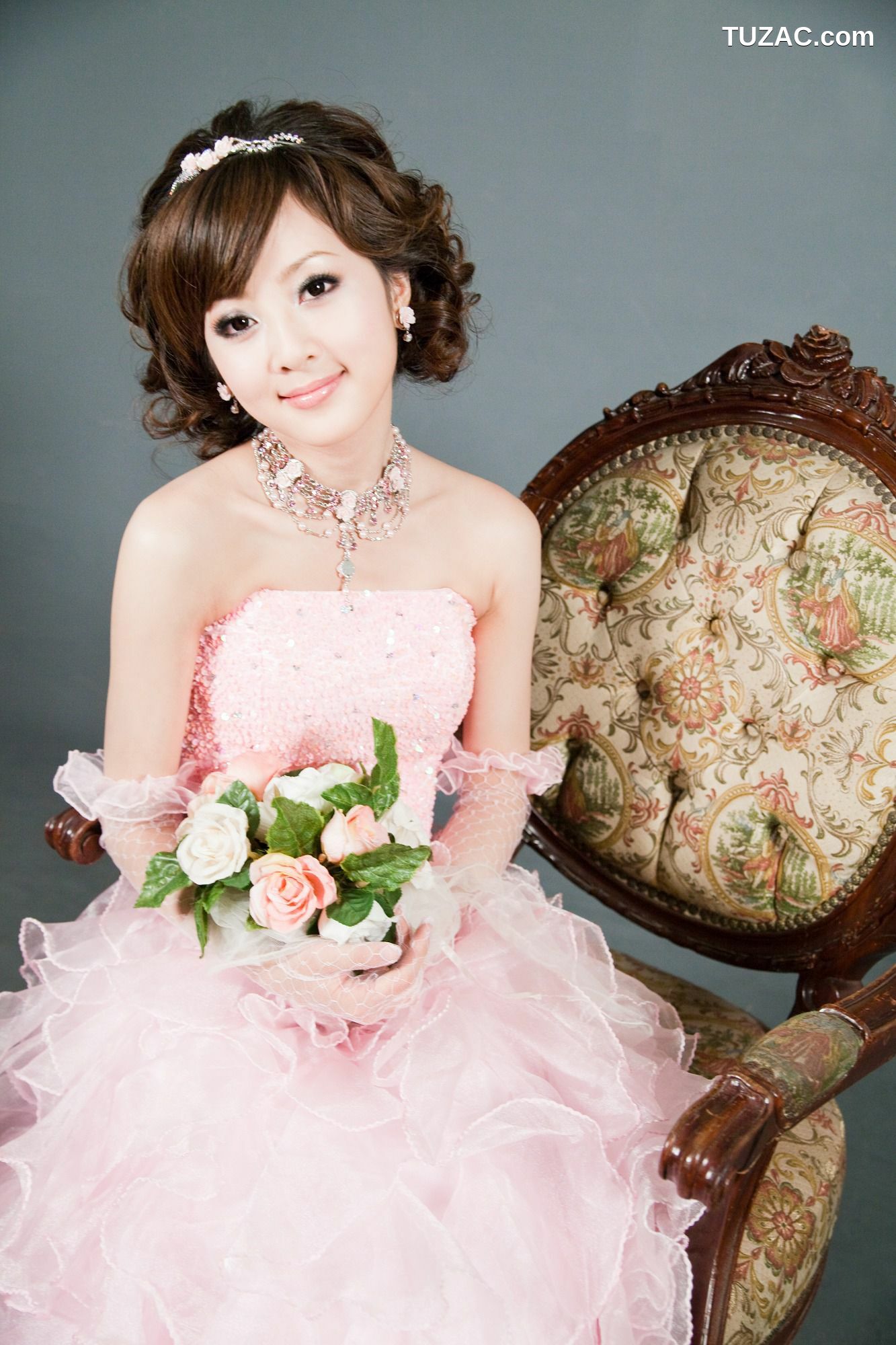 台湾正妹_张允霏/果子MM《創意婚紗潮流風》写真集