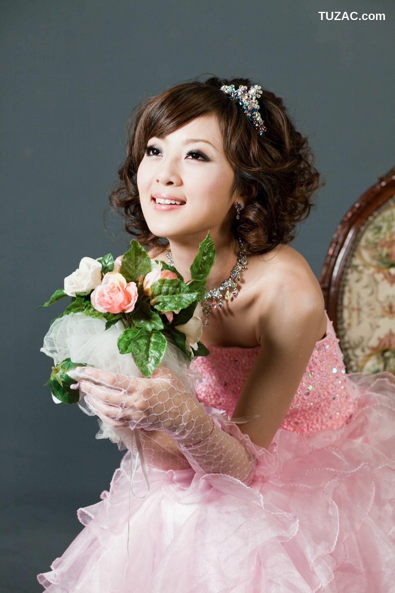 台湾正妹_张允霏/果子MM《創意婚紗潮流風》写真集