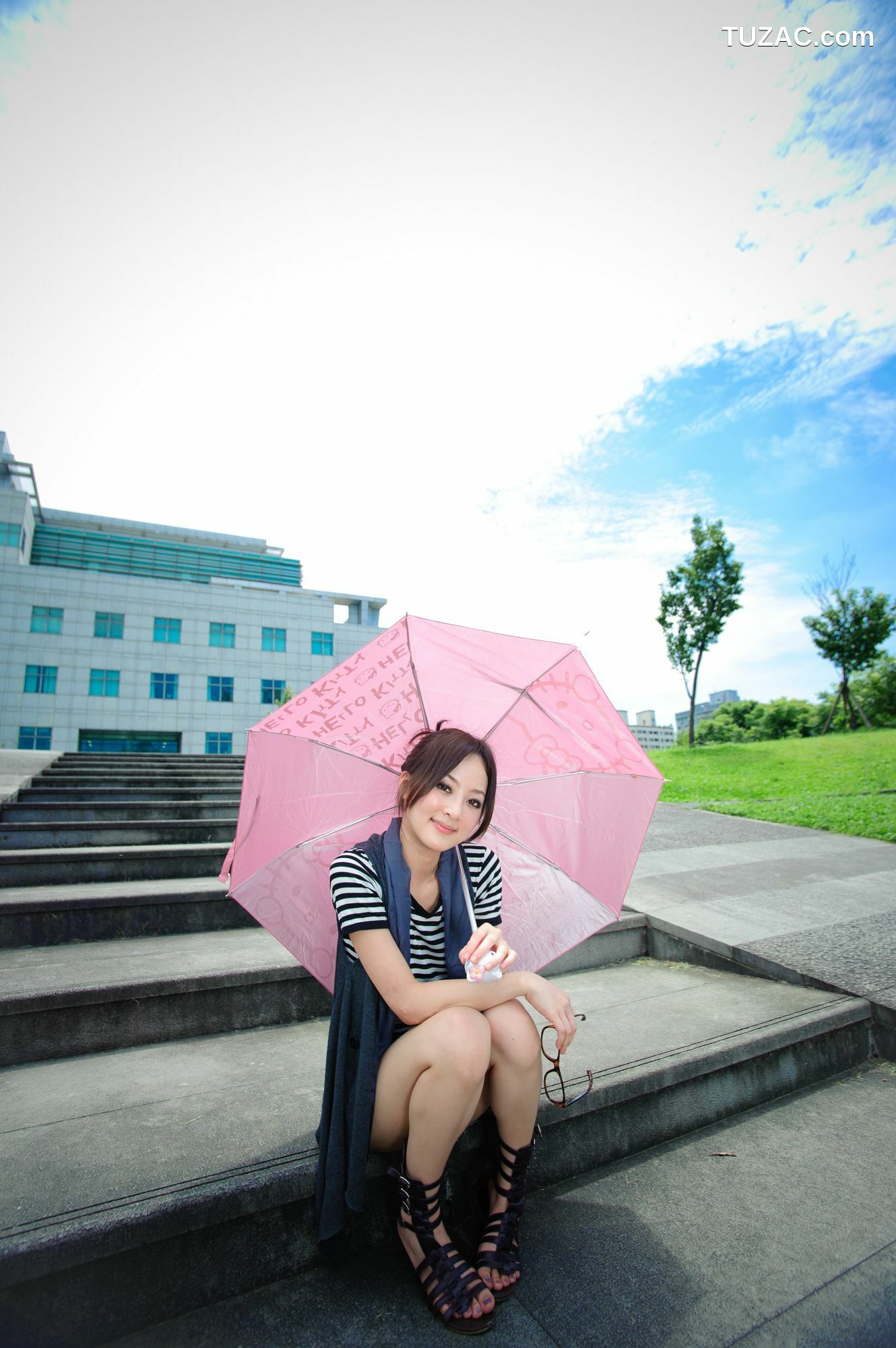 台湾正妹_张允霏/果子MM《永和四號公園外拍》写真集