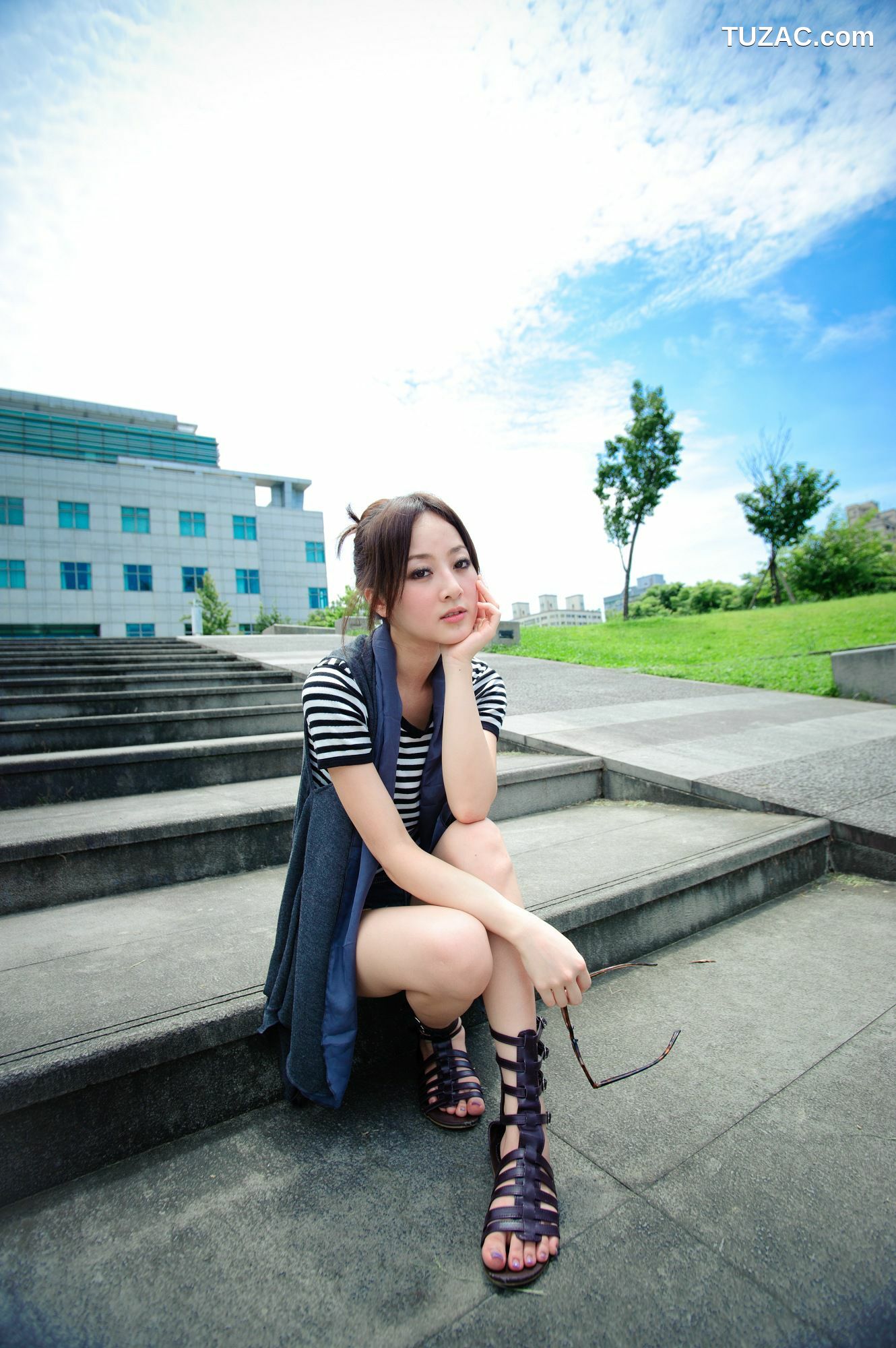 台湾正妹_张允霏/果子MM《永和四號公園外拍》写真集