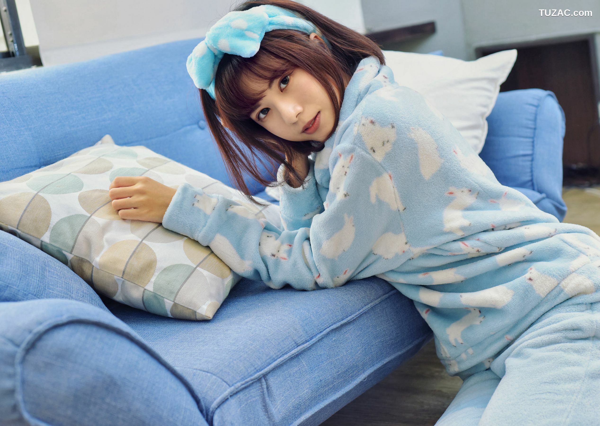 台湾正妹_方唯真《OL黑丝短发美女》 写真集[29P]