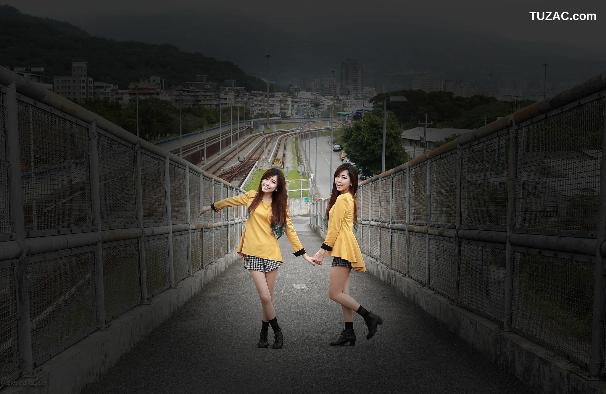 台湾正妹_极品清纯甜美台湾双胞胎姐妹花清新外拍写真集