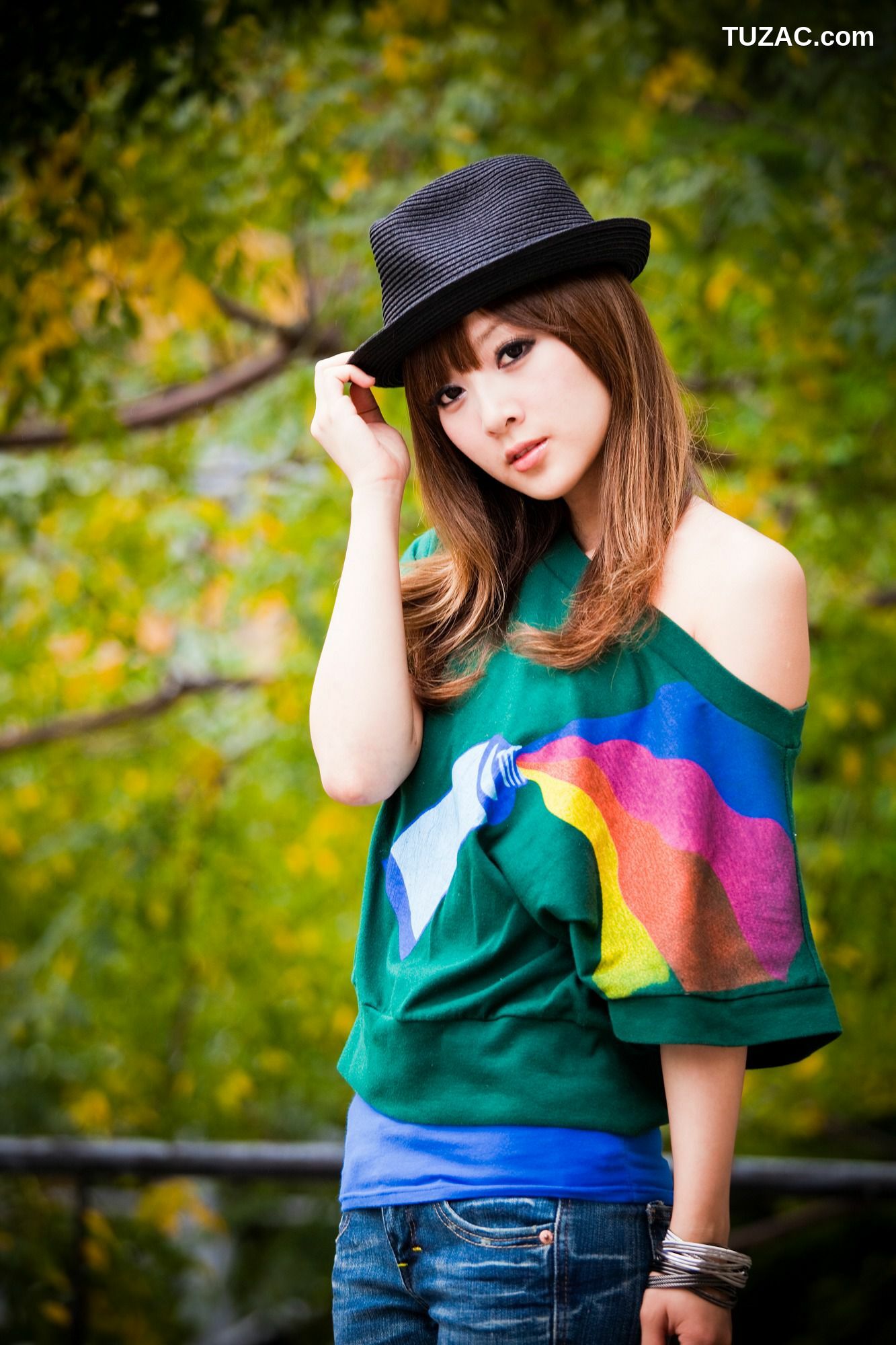 台湾正妹_果子MM/Mikako《華山藝文中心外拍》写真集