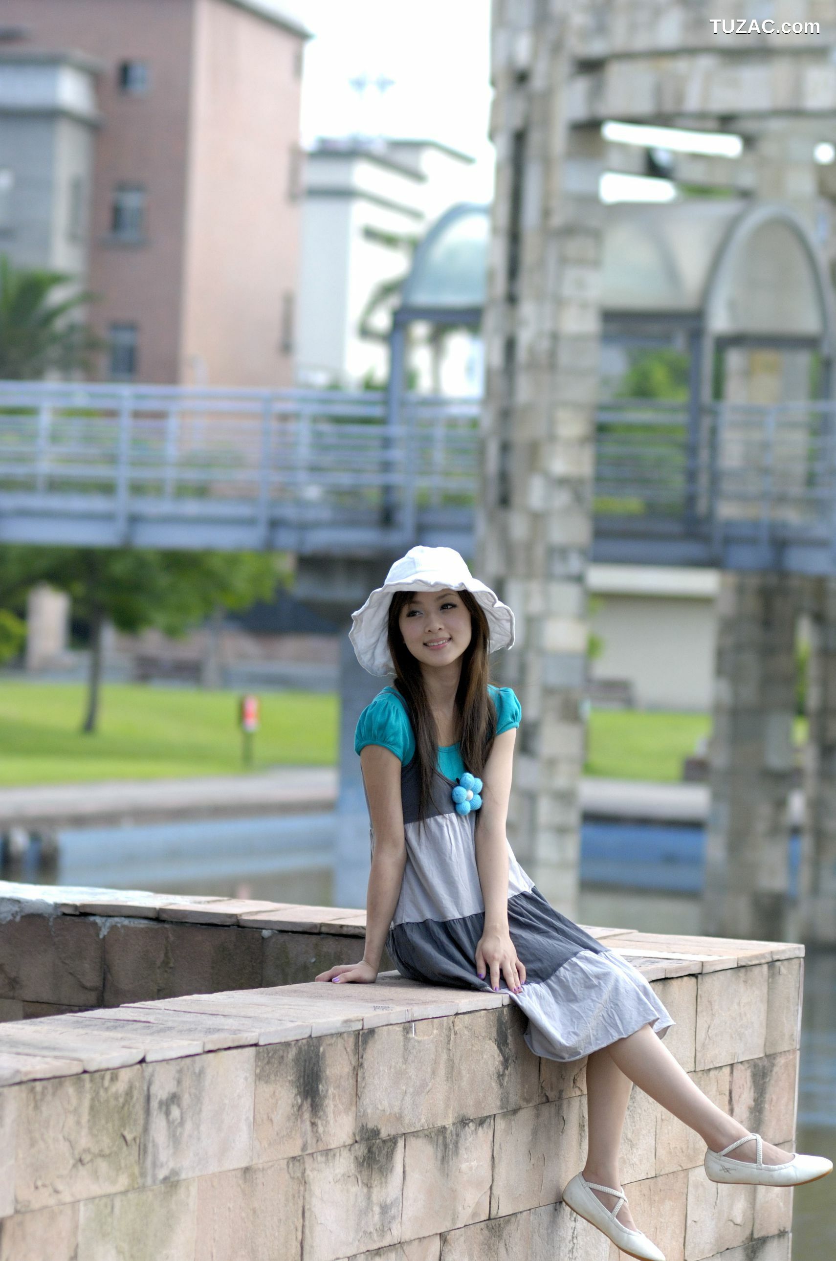 台湾正妹_果子MM/张允霏《Lovely 果子 Fruit with Barbie Attire》写真集