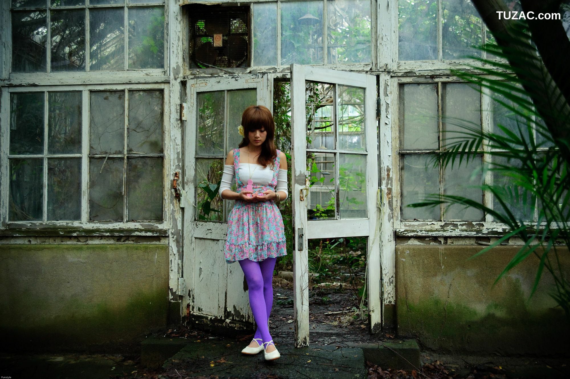 台湾正妹_果子Mikako+Minako《台大外拍 II》 写真集