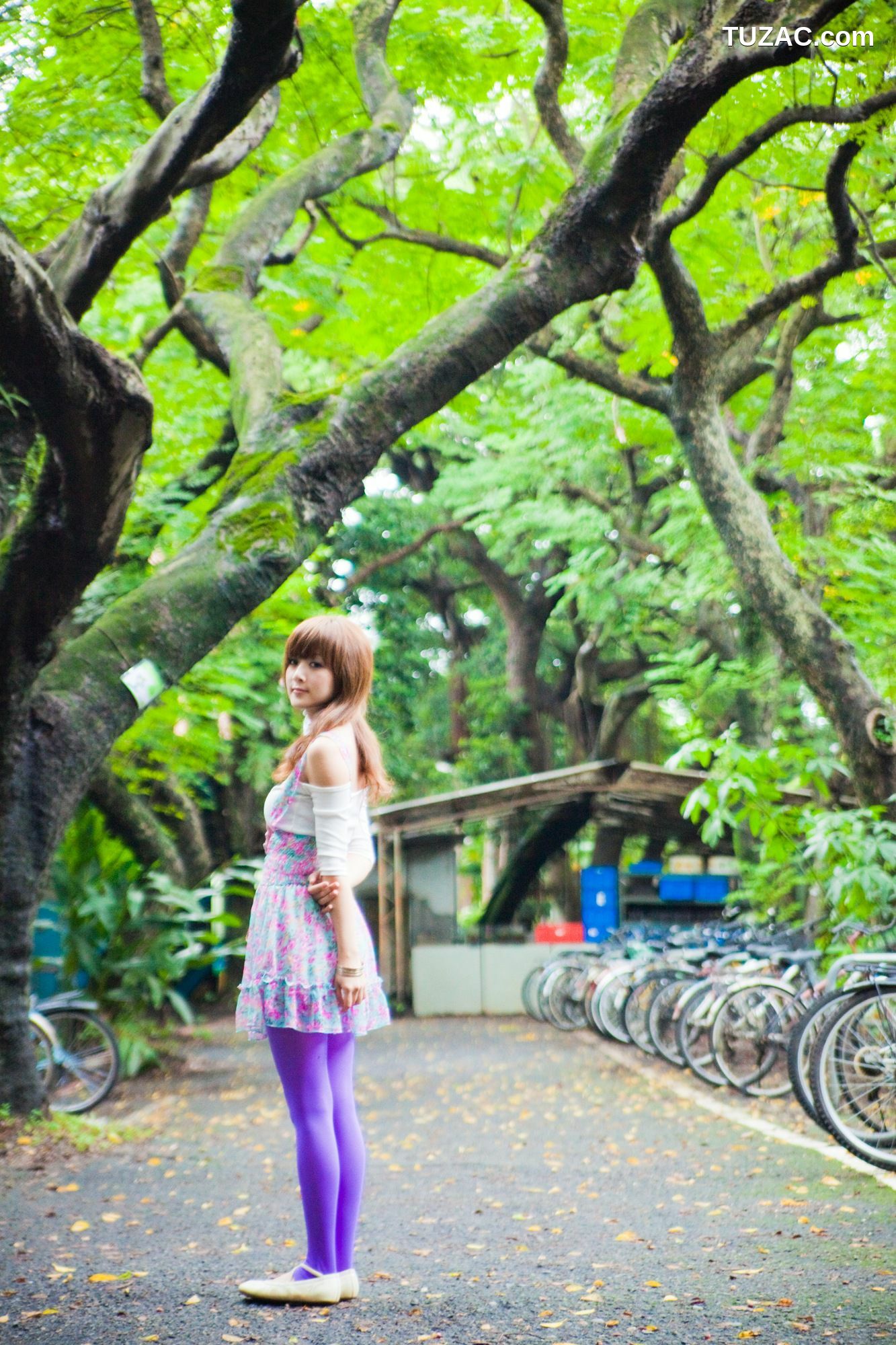 台湾正妹_果子Mikako+Minako《台大外拍 II》 写真集