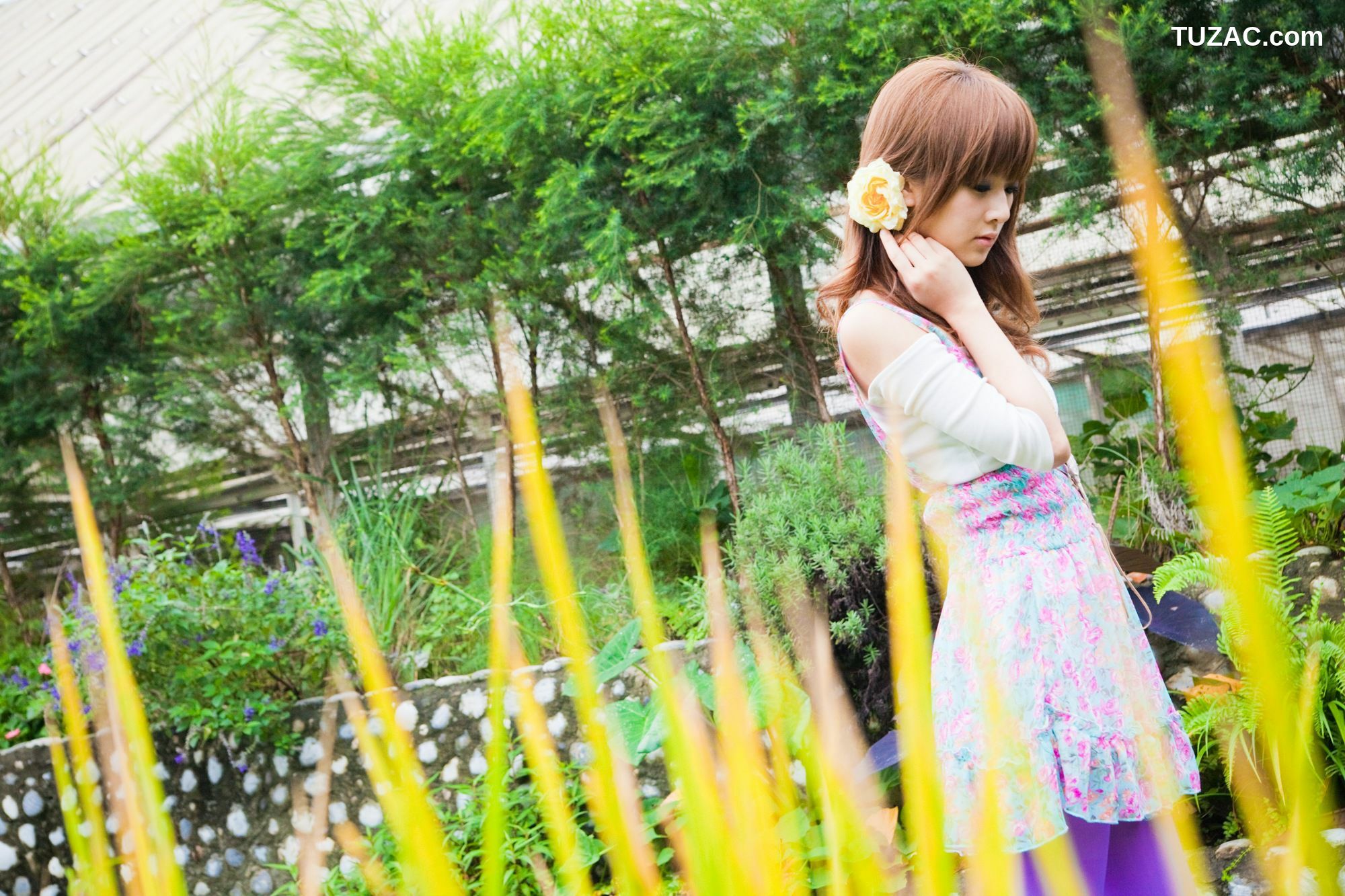 台湾正妹_果子Mikako+Minako《台大外拍 II》 写真集