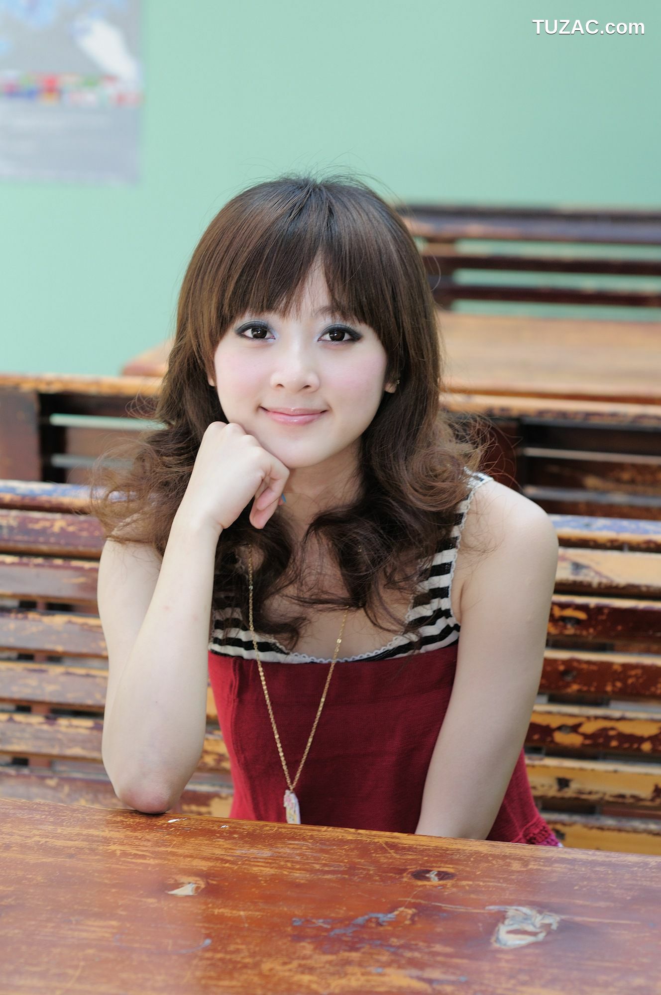 台湾正妹_果子Mikako《台大法商學院外拍》写真集