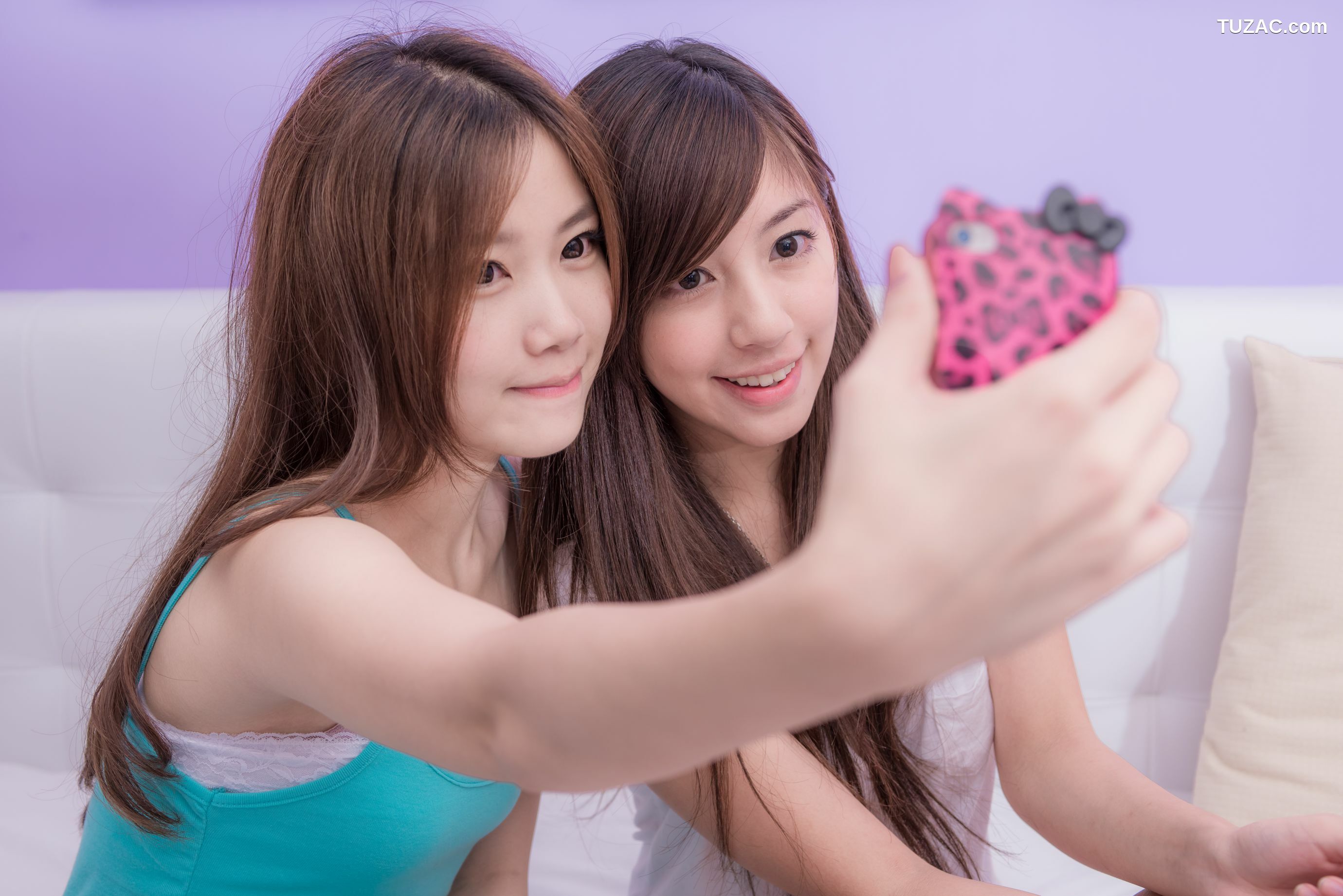 台湾正妹_辜莞允、邱慧雯《极品台湾姐妹花》居家写真集