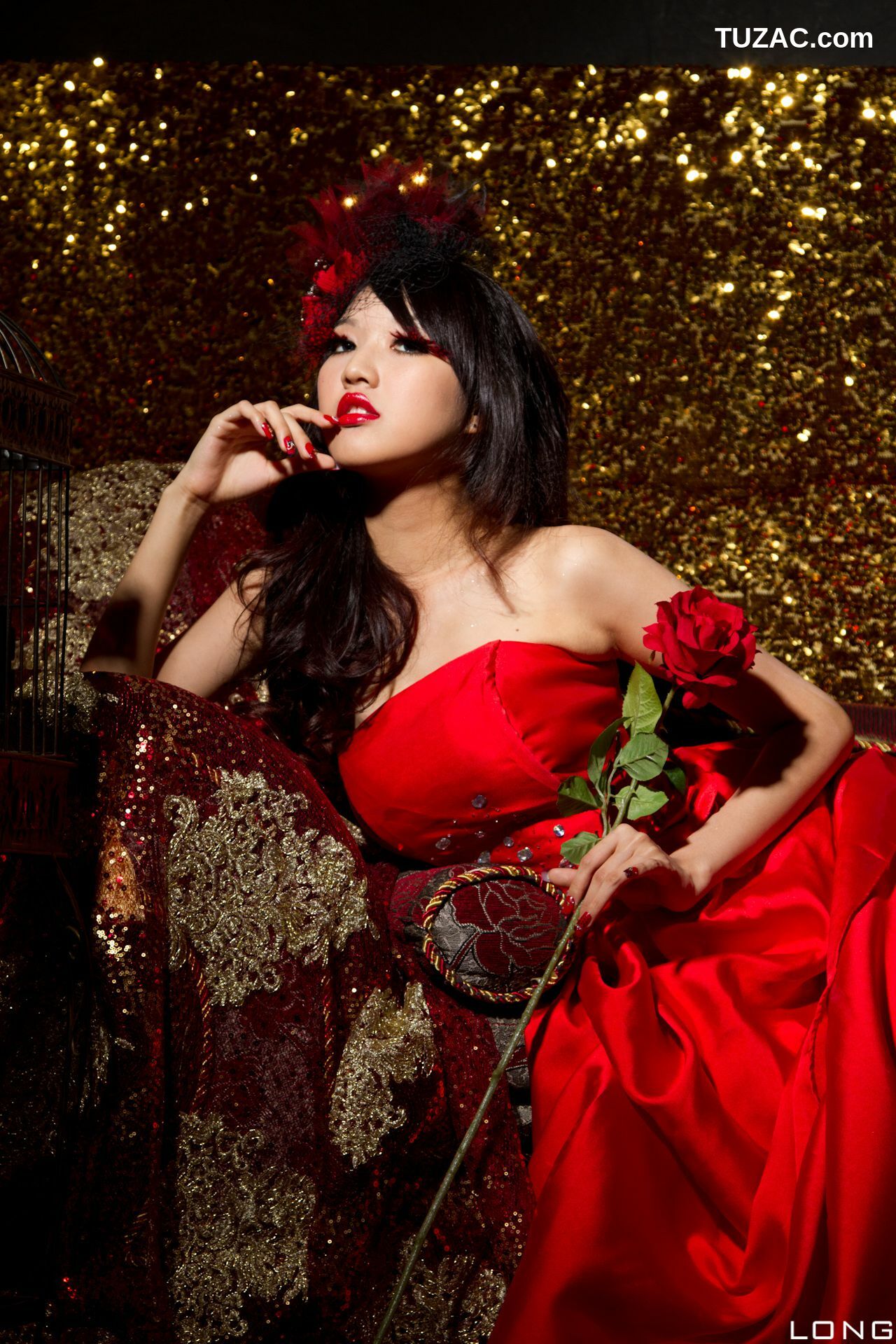 台湾正妹_陈玮廷/腿模Jill《婚紗之紅》写真集