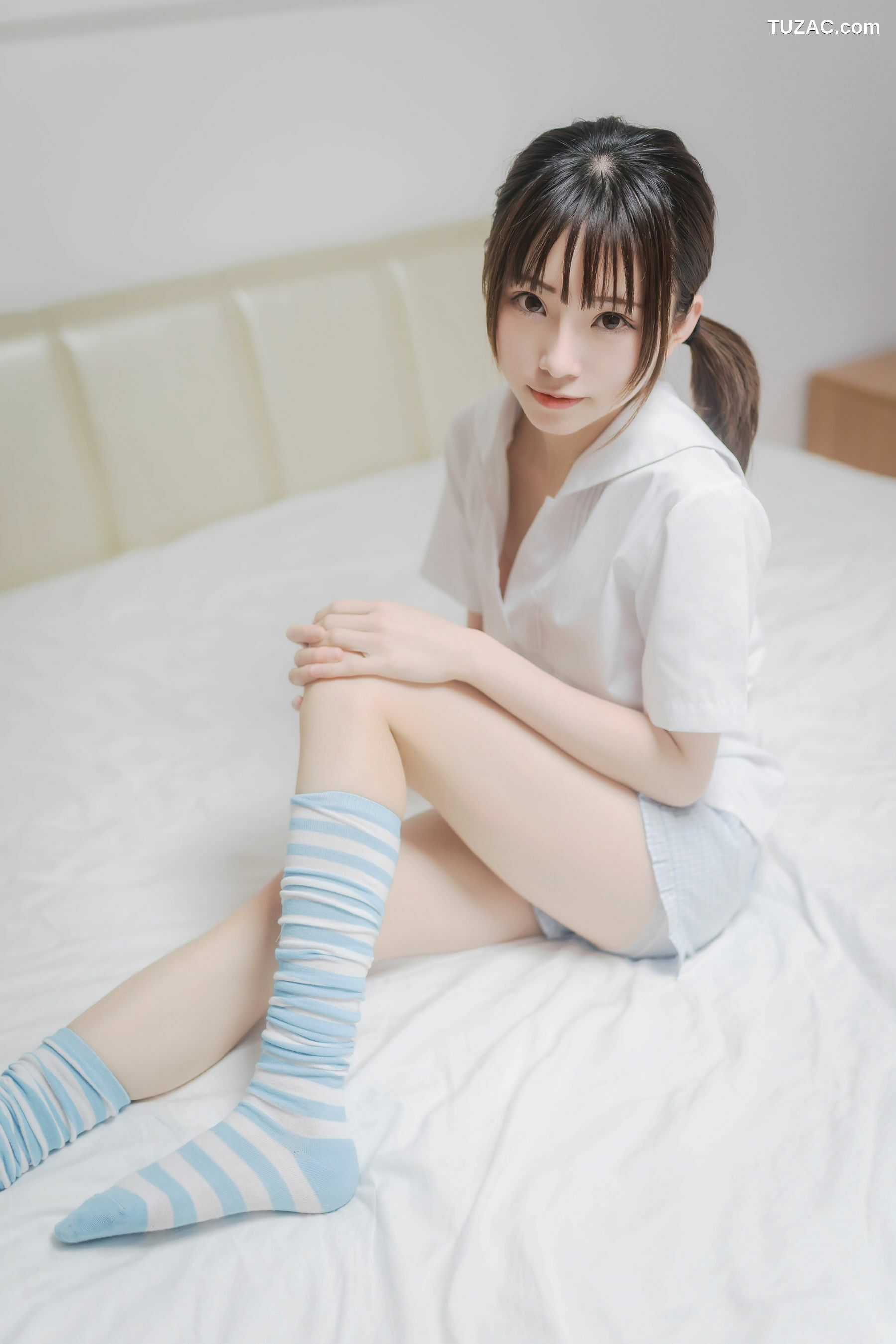 网络美女_ Kitaro_绮太郎 - 蓝白条纹袜[42P]