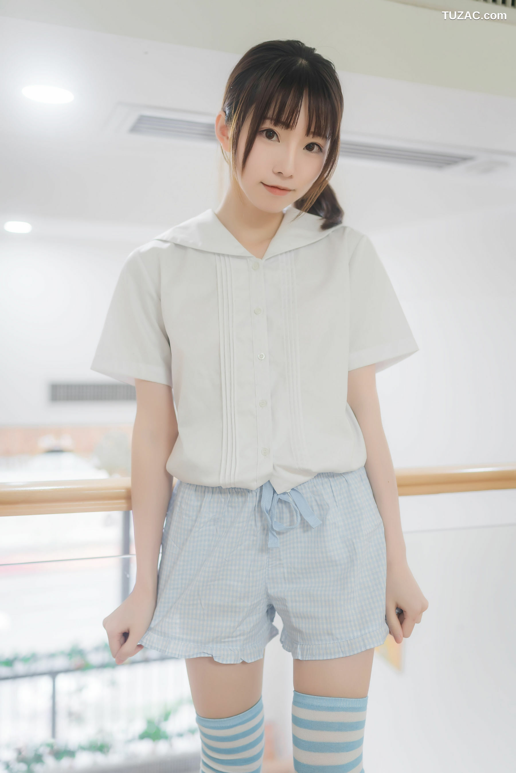 网络美女_ Kitaro_绮太郎 - 蓝白条纹袜[42P]