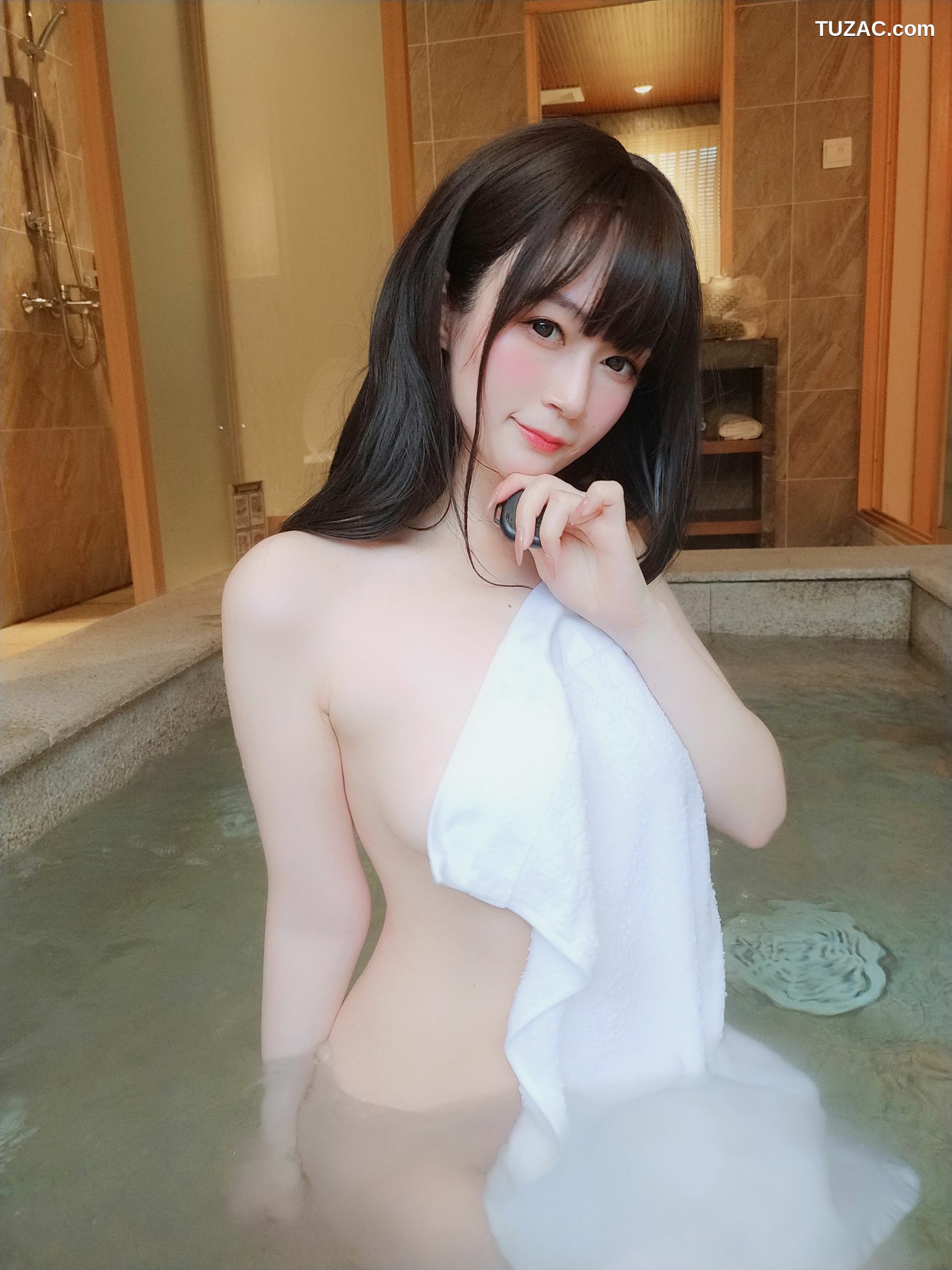 网络美女_ 小姐姐白银 - 女场浴池(下)[59P]