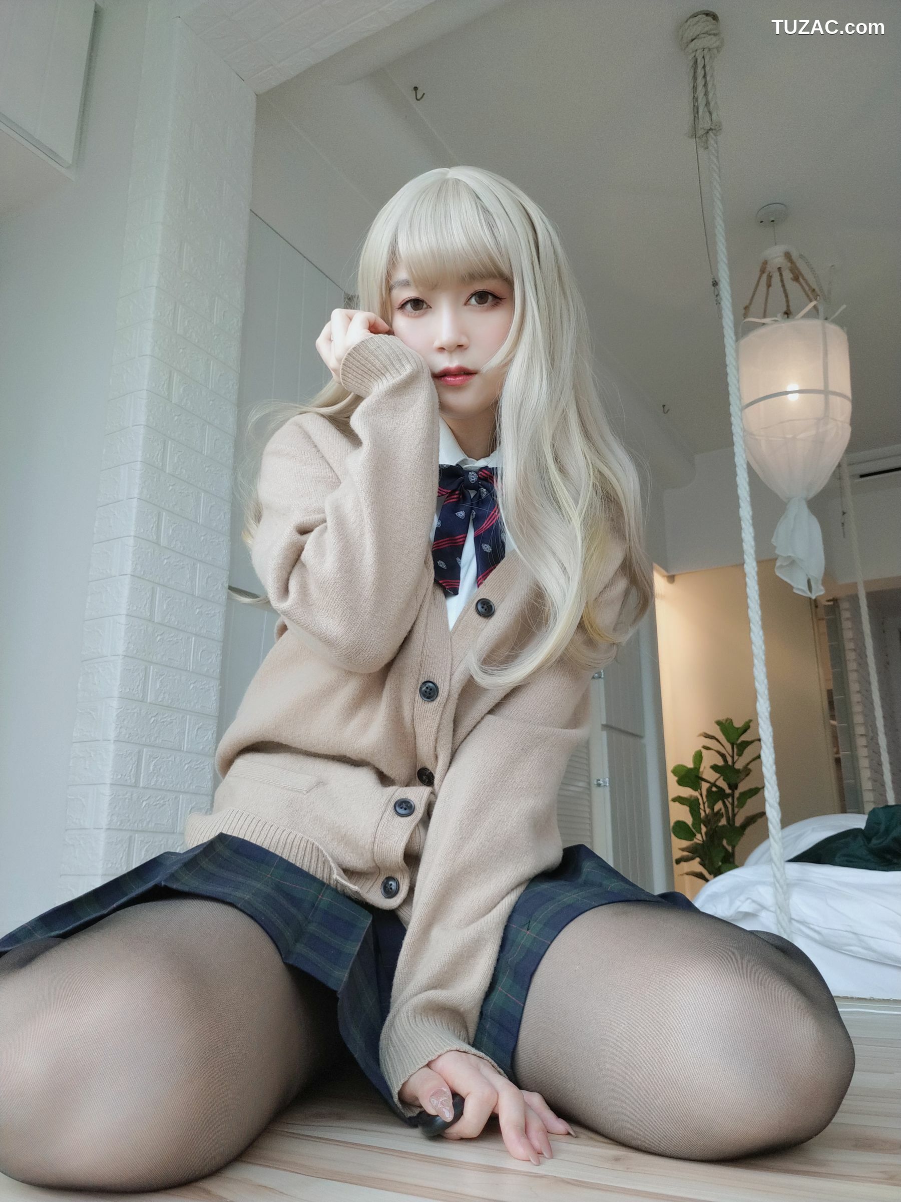 网络美女_ 小姐姐白银 - 灰色空间[88P]