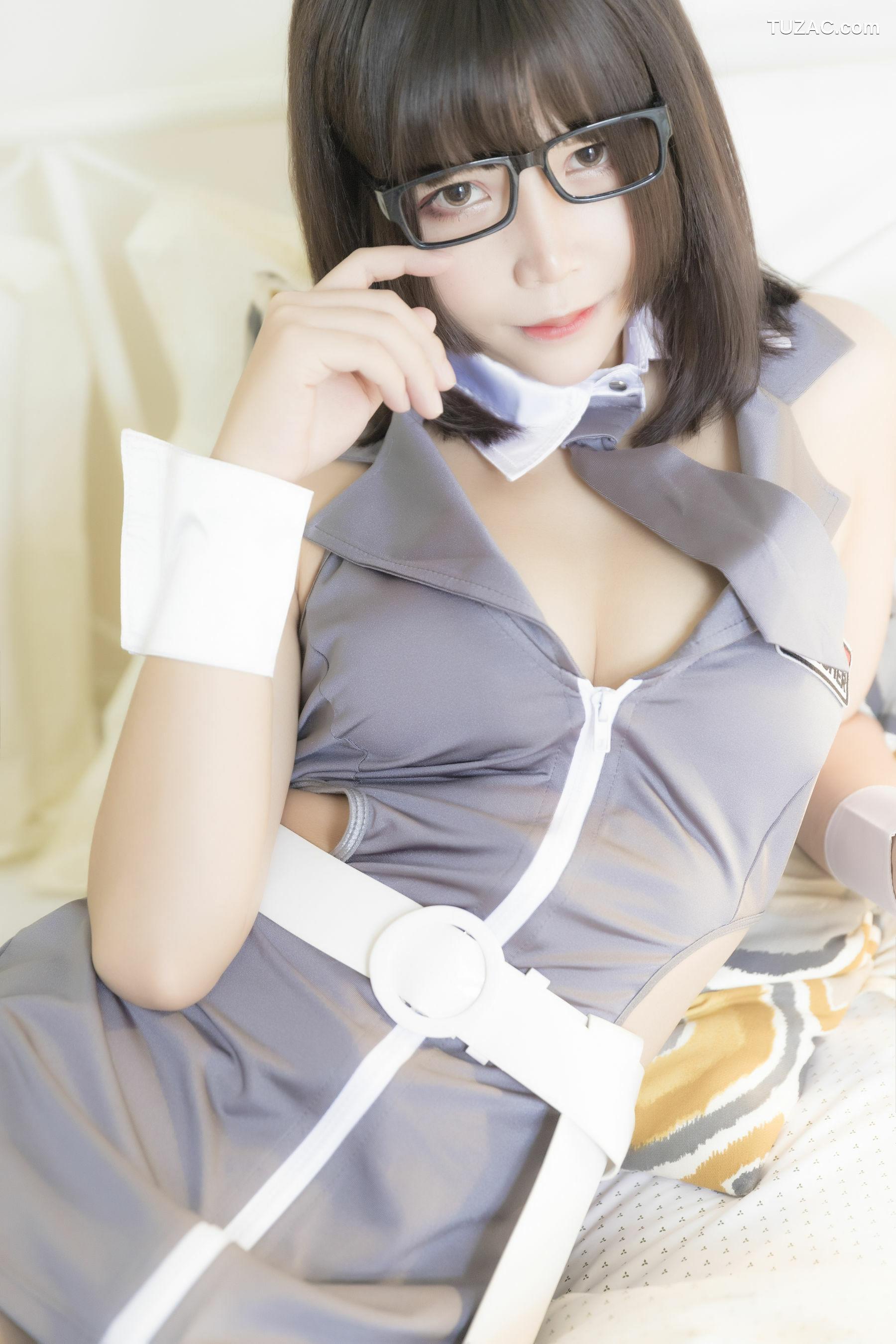 网络美女_ 抱走莫子aa 《黑丝制服》 写真集[45P]