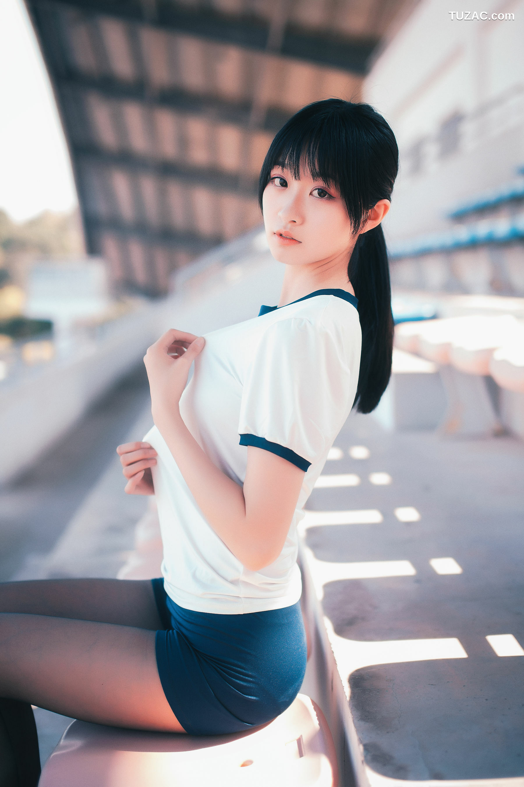 网络美女_ 沧霁桔梗 - 黑丝体操服[53P]