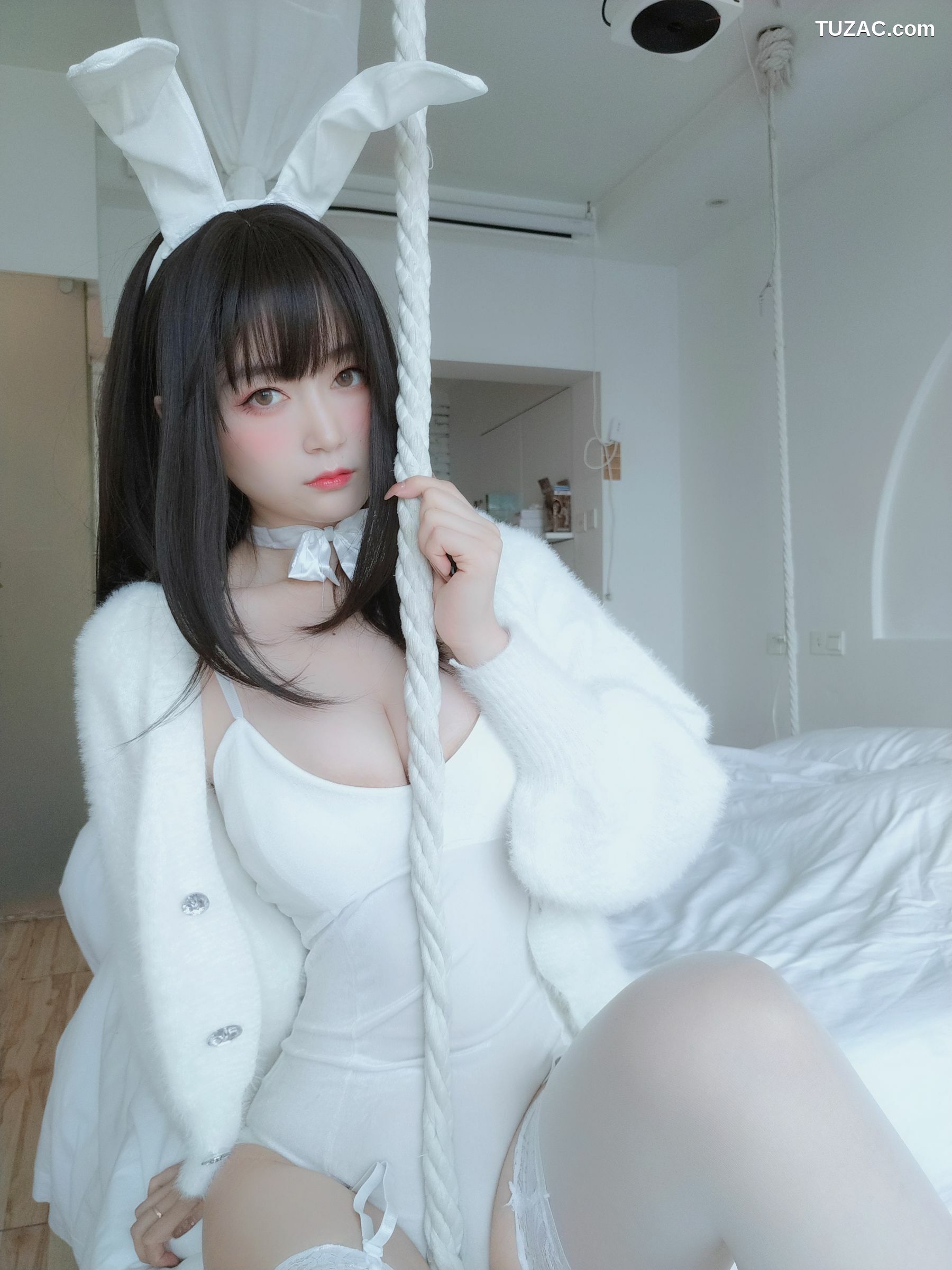 网络美女_Coser小姐姐白银 - 白丝兔子